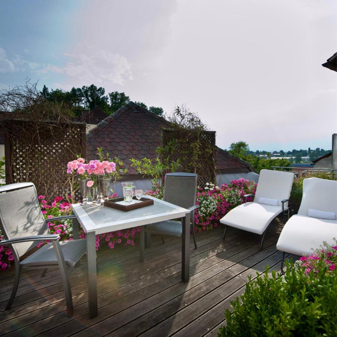 Junior Suite with Balcony - Photo 6