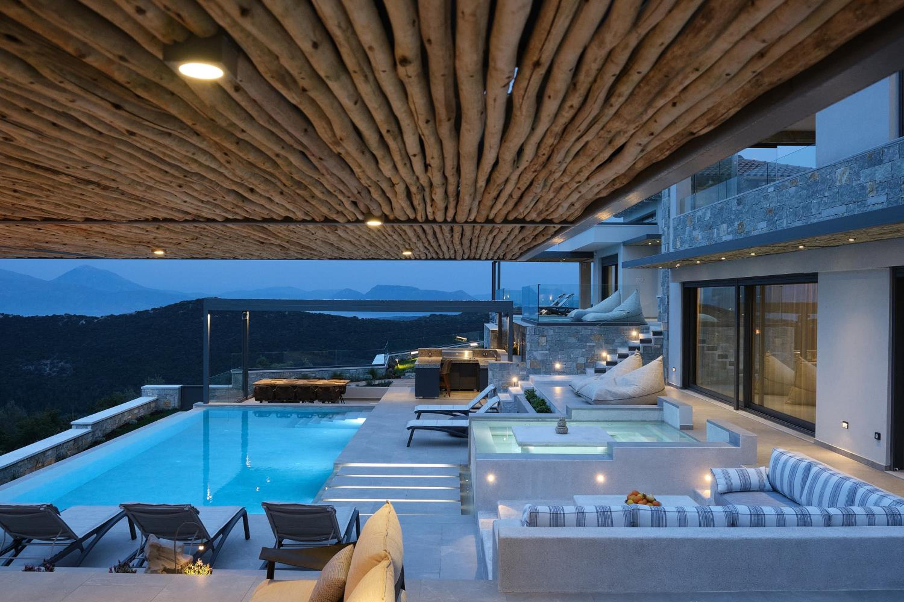 Three-Bedroom Villa photo 2