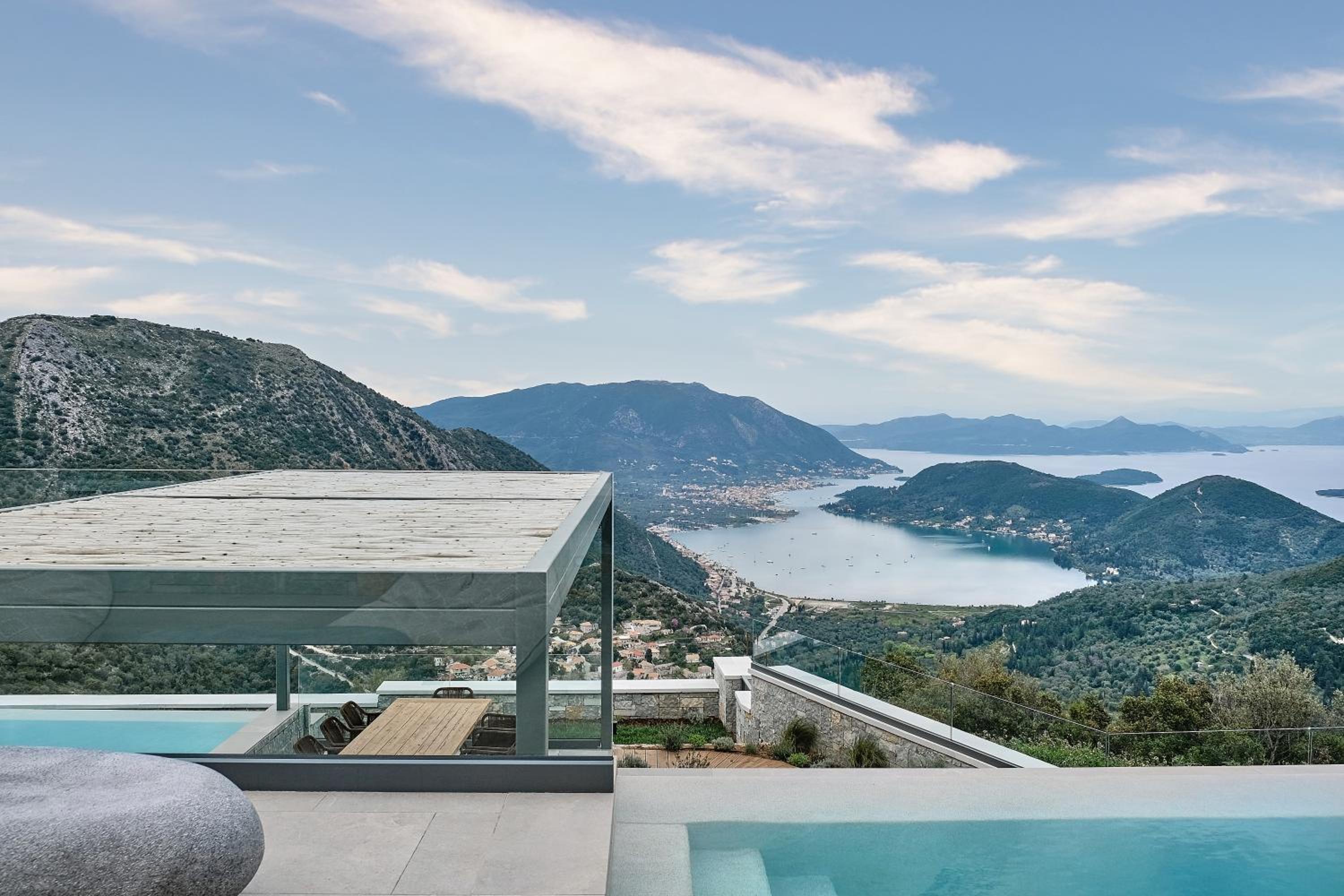 Villa photo 2