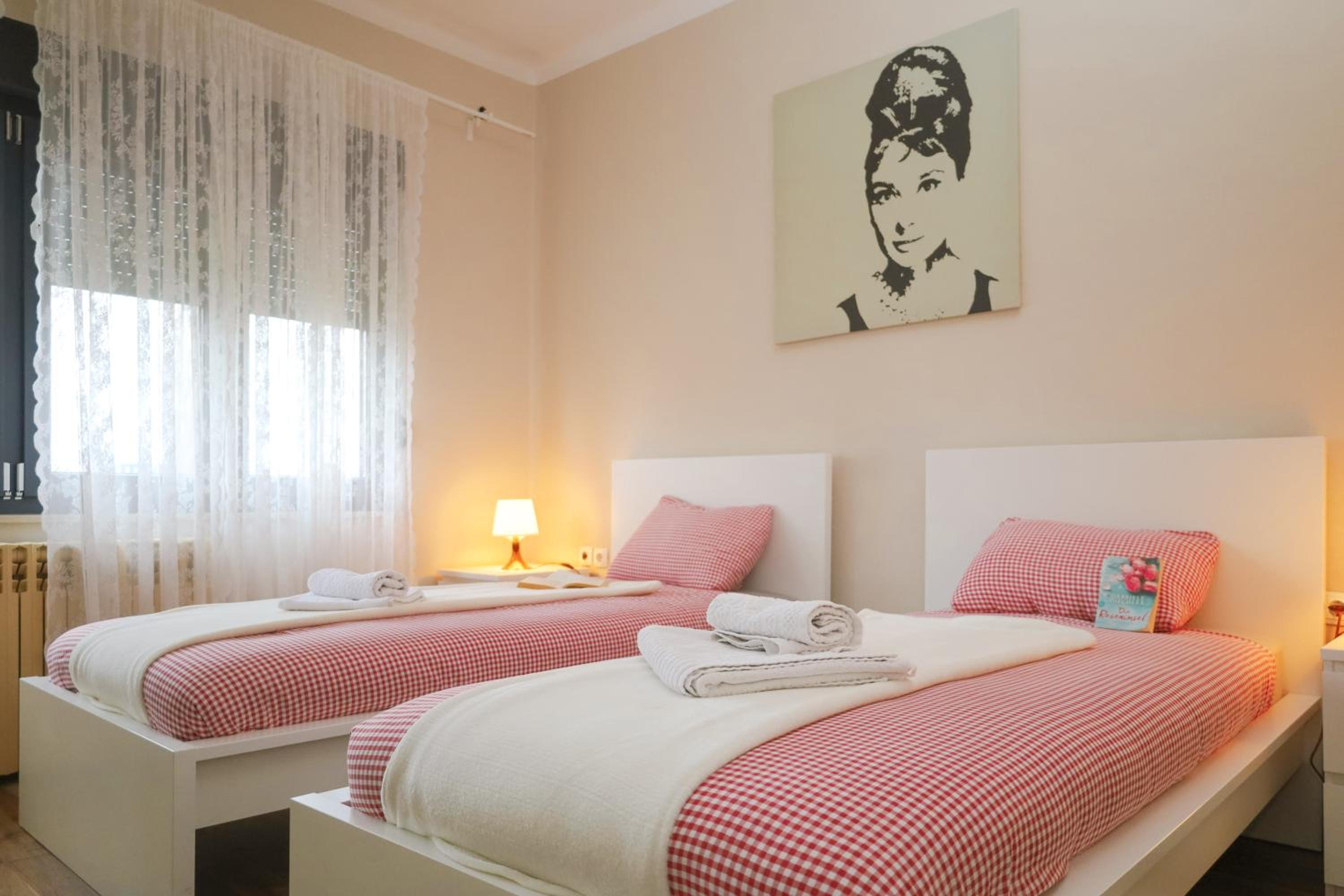 Apartment - Photo 4