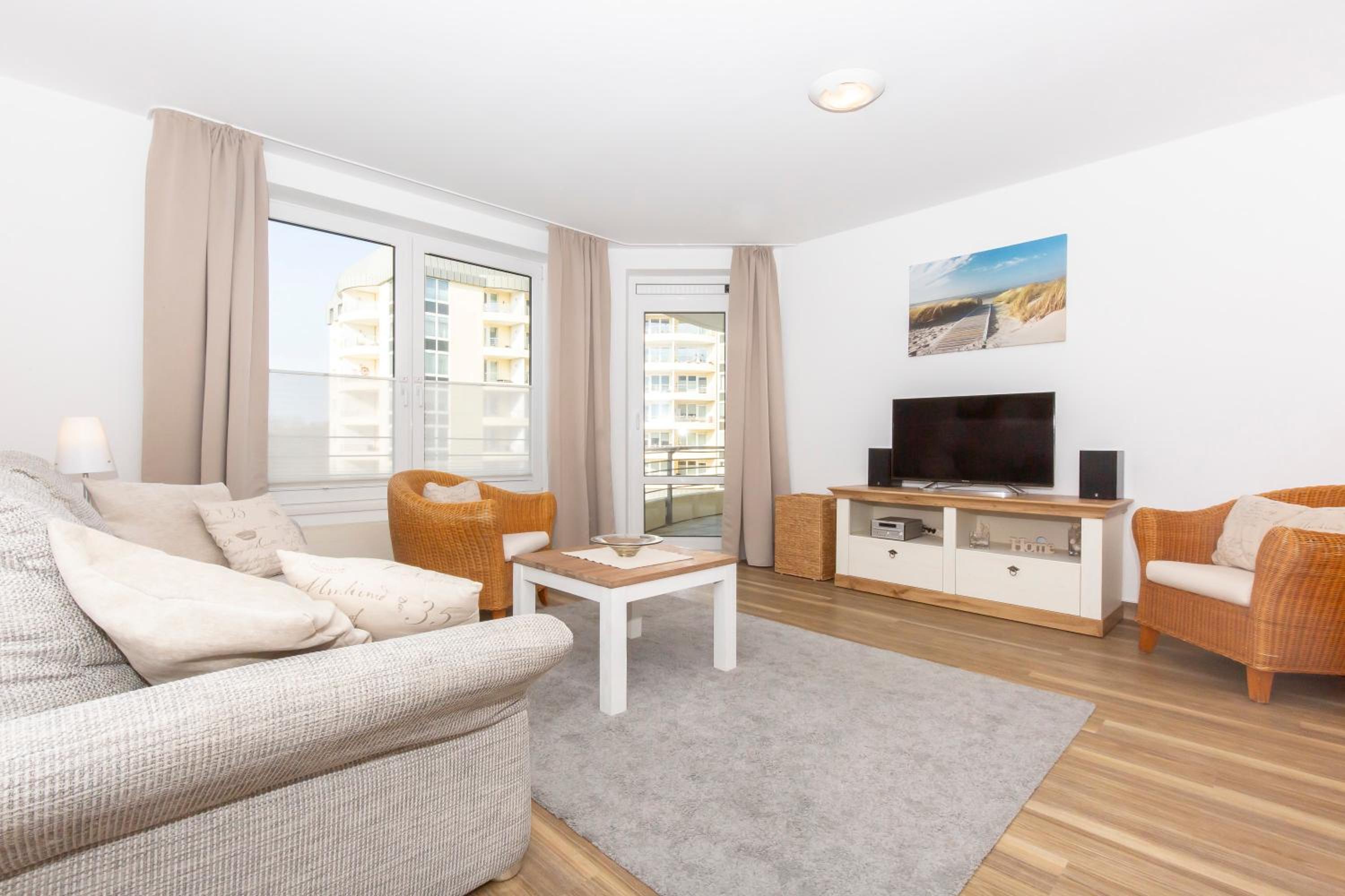 Apartment with Balcony photo 1