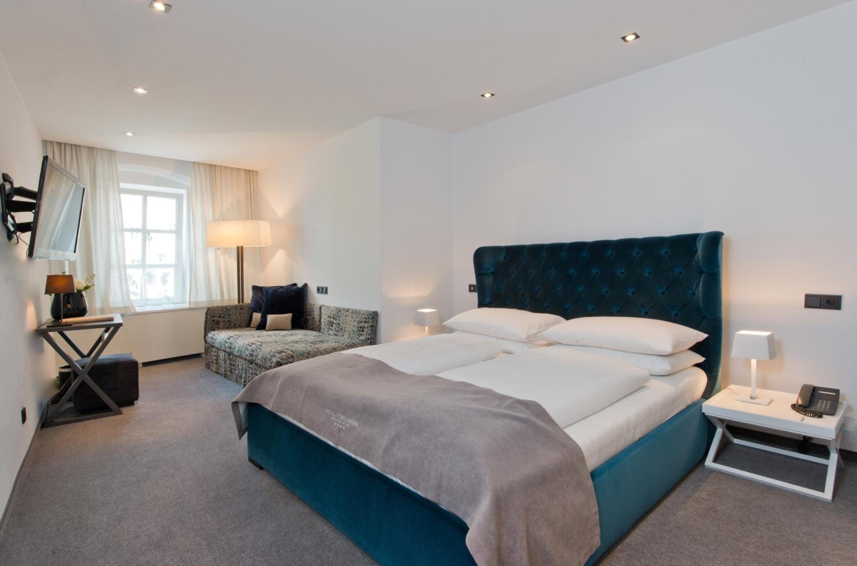 Deluxe Double Room - Photo 10