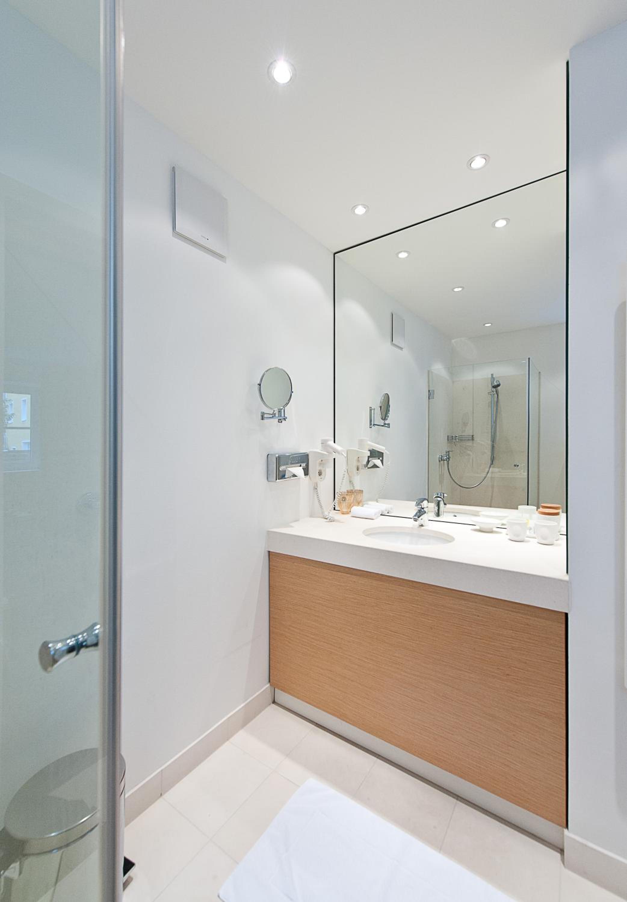 Business Double Room - Photo 19