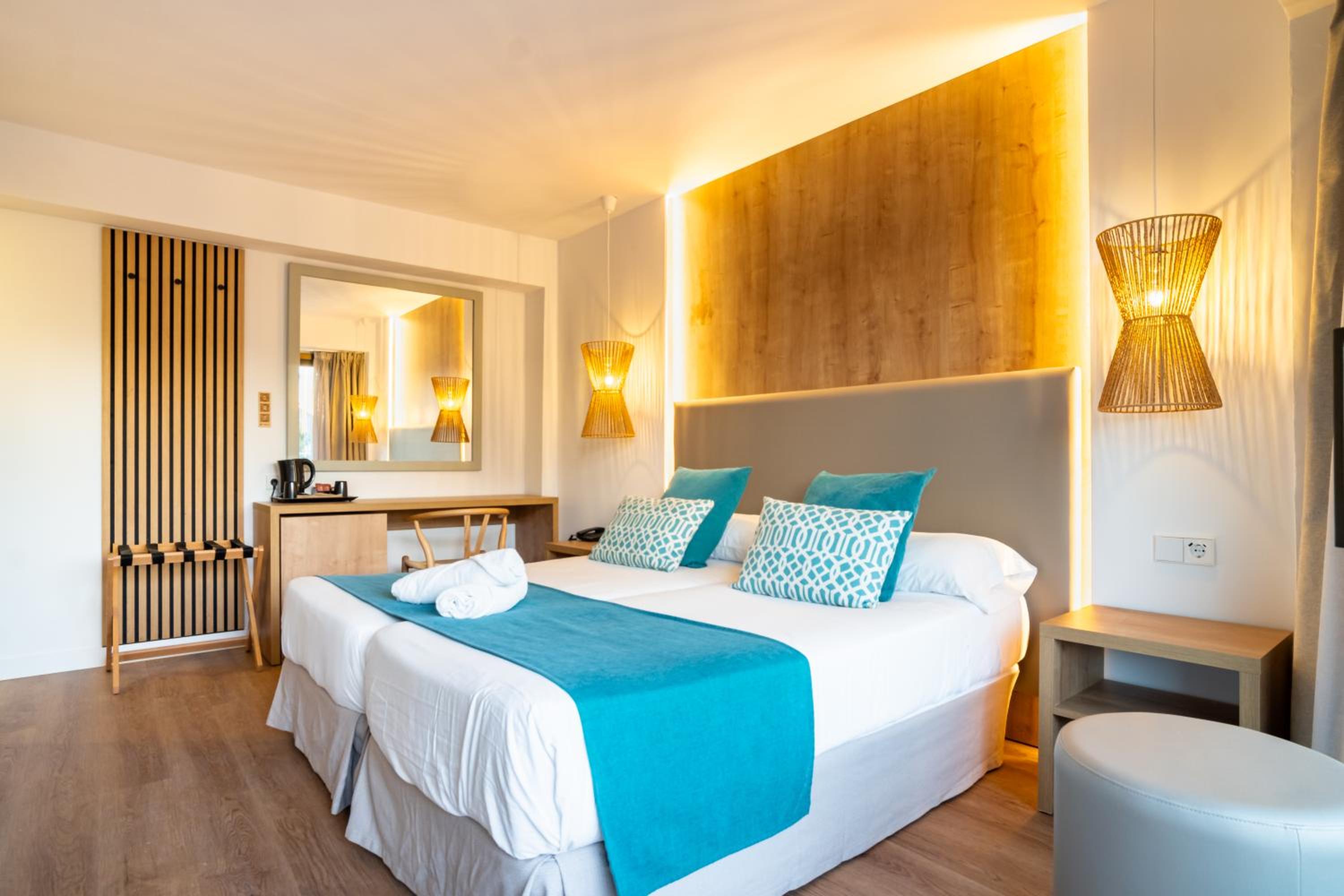 Habitación Doble o Twin con Balcón