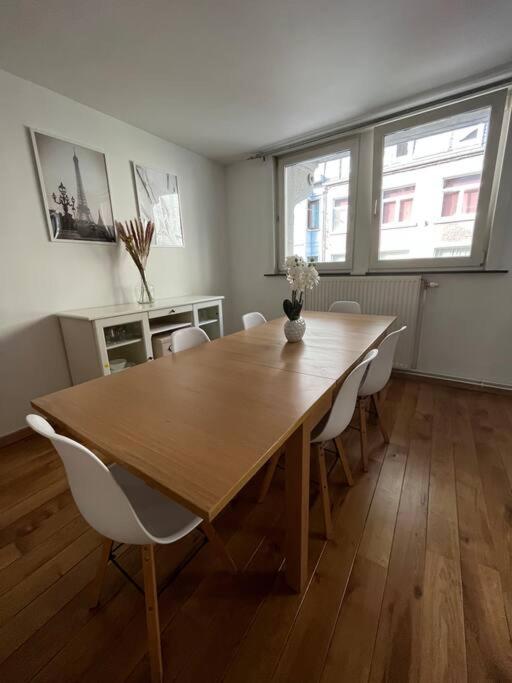 Three-Bedroom Apartment photo 2