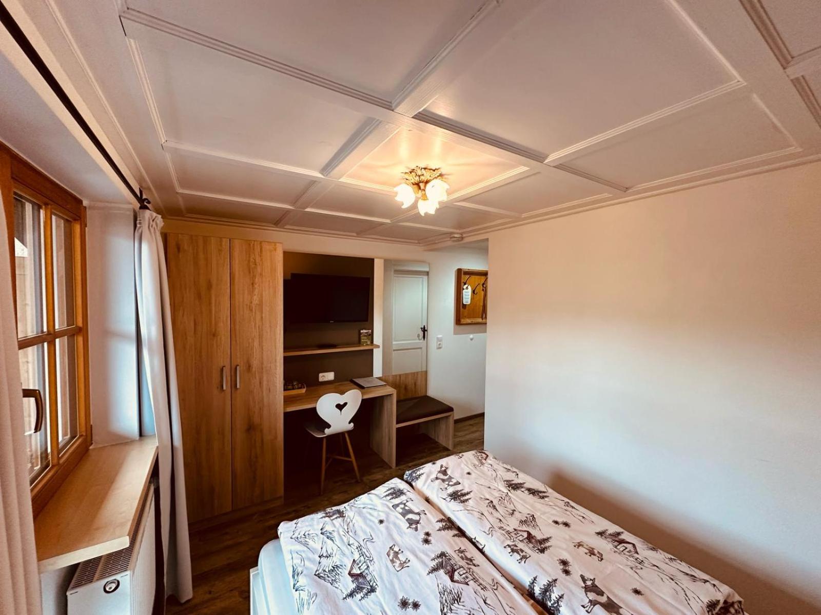 Small Double Room - Photo 2