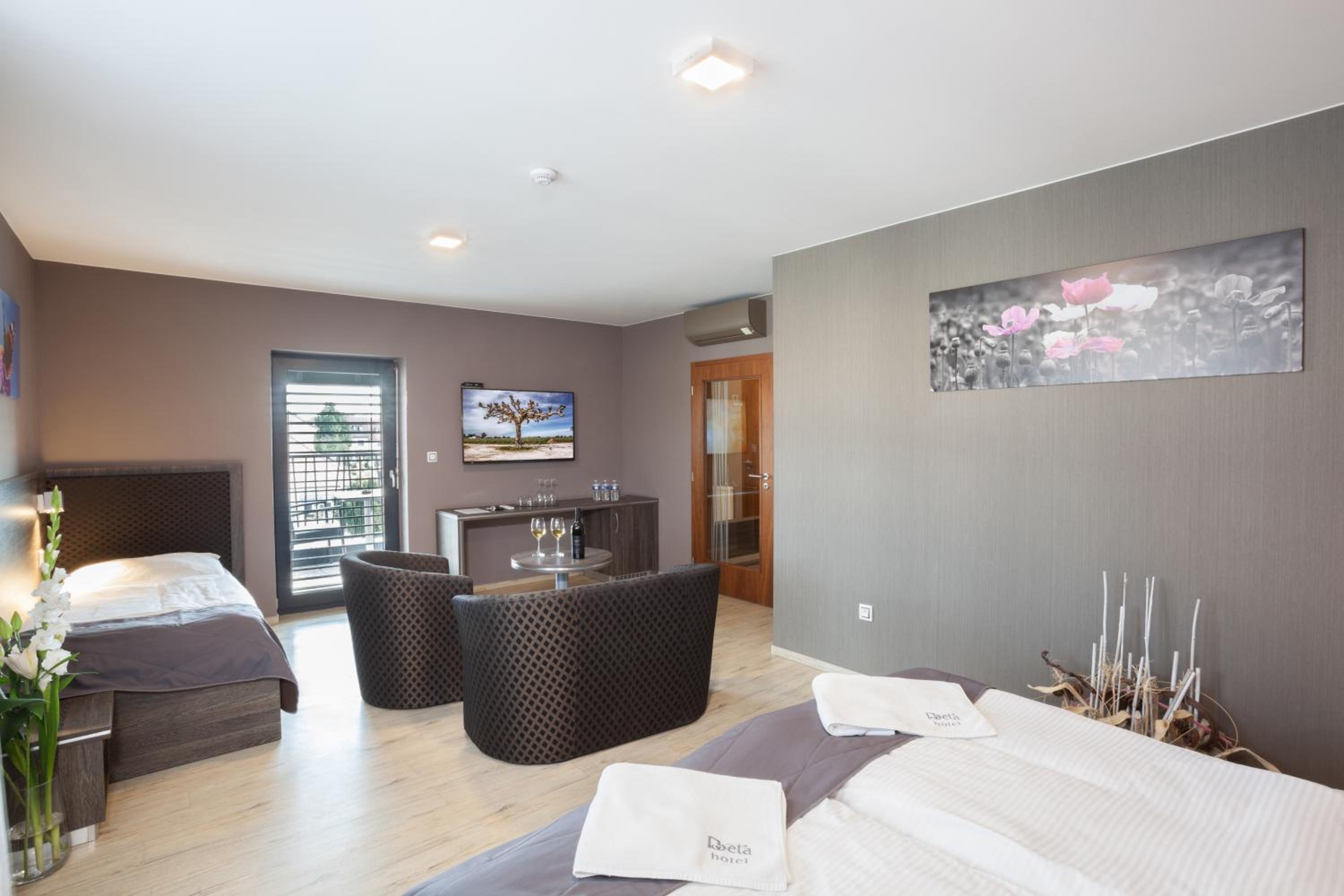 Standard Triple Room - Photo 9