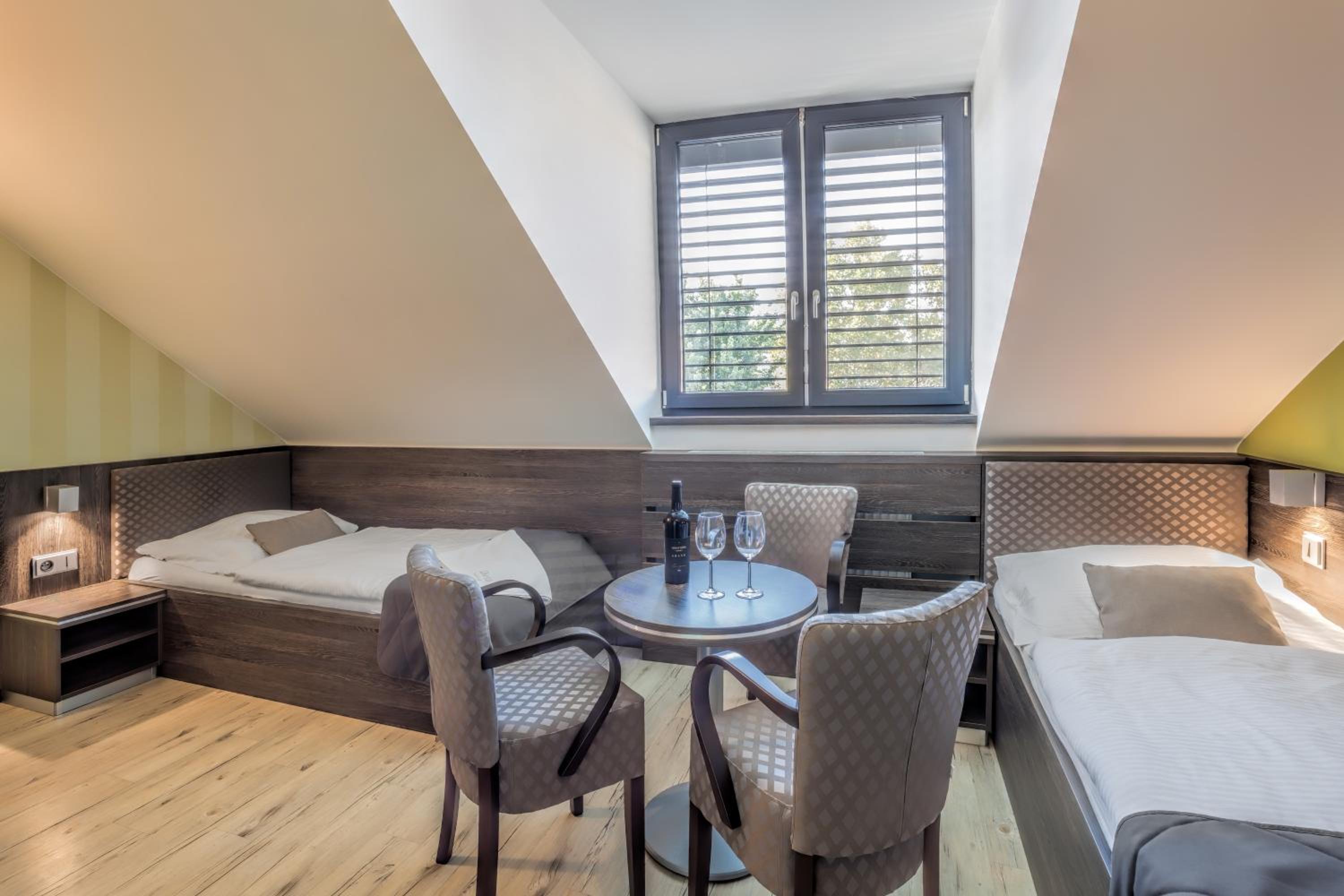Standard Triple Room - Photo 2