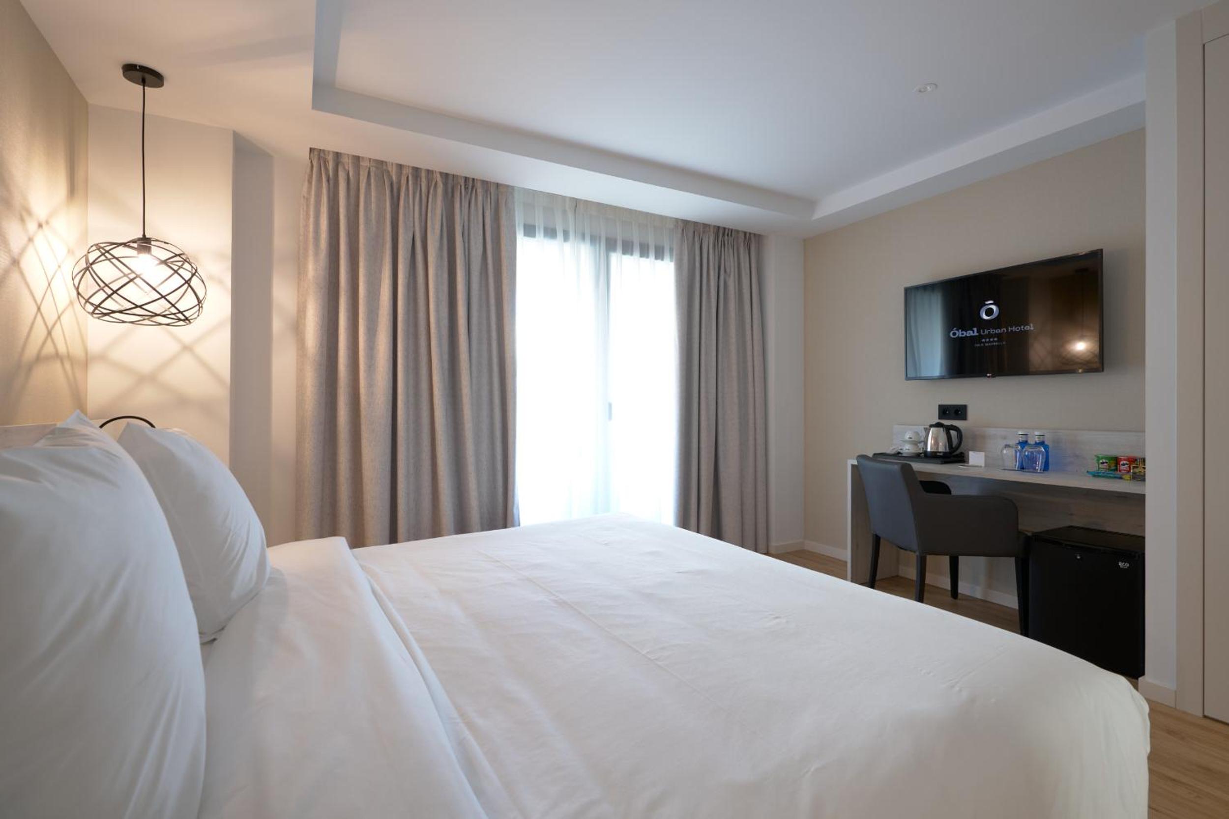 Standard Double Room thumbnail 6