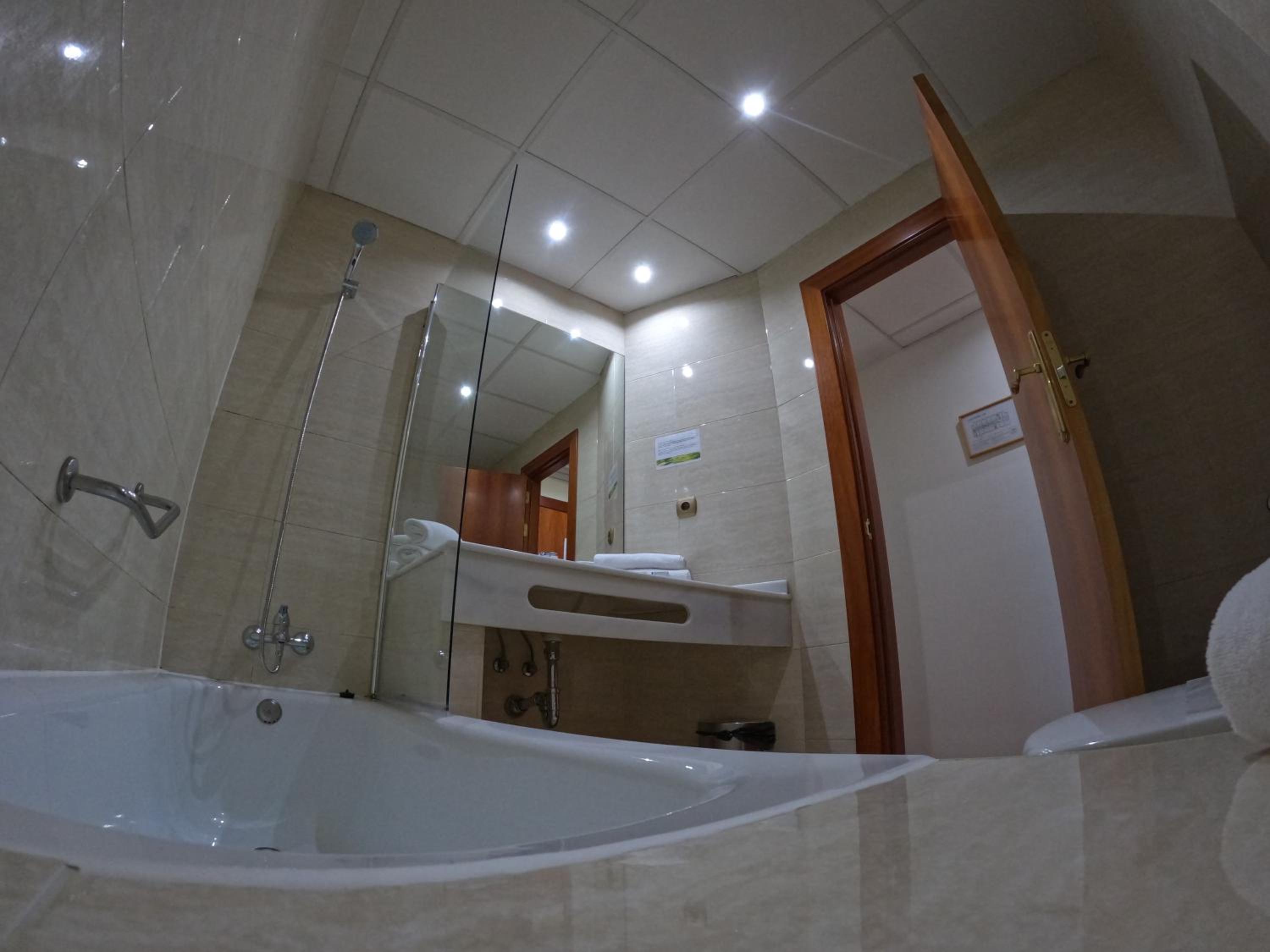 Economy Double Room photo 3