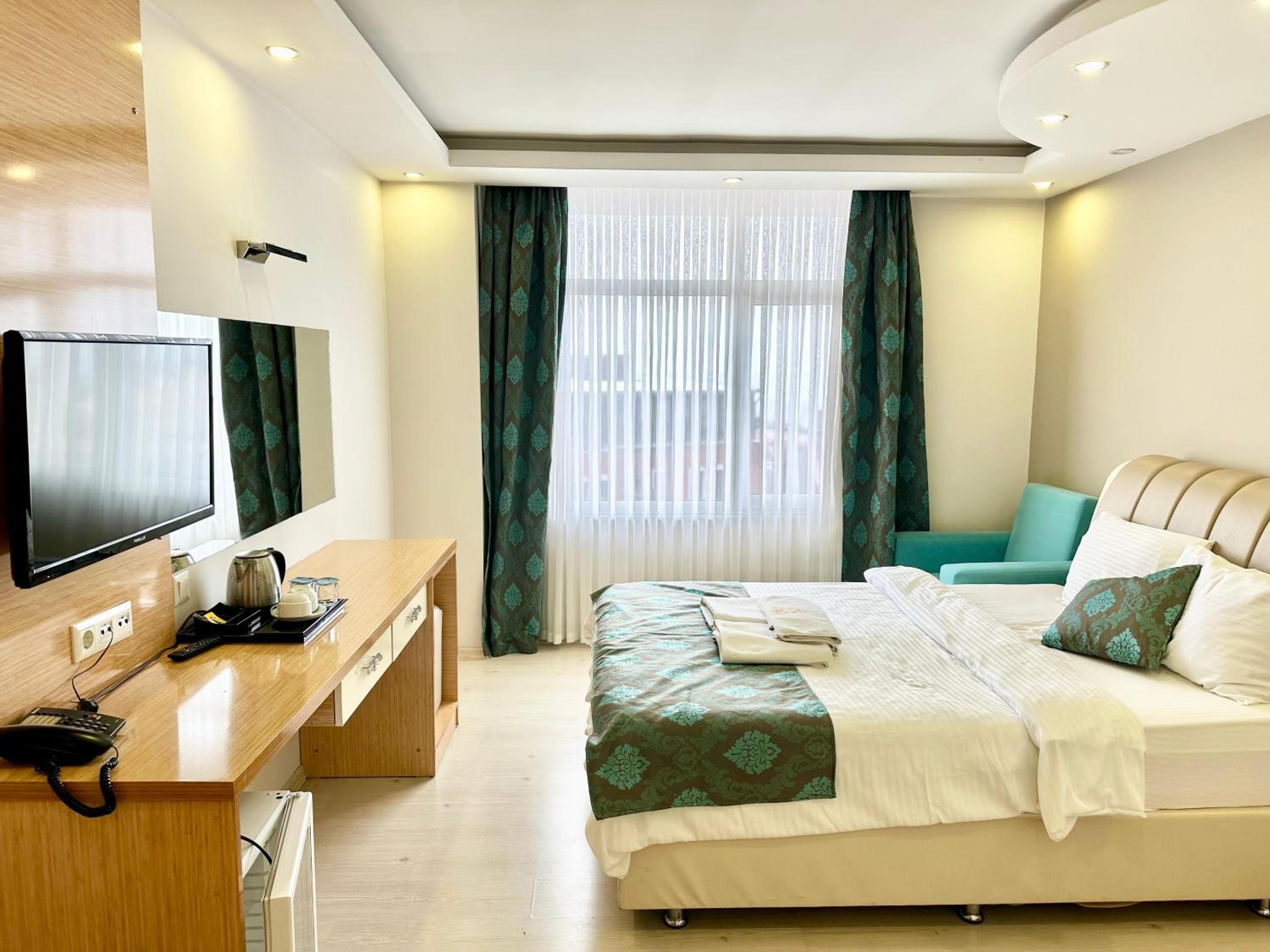 Deluxe Double Room photo 3