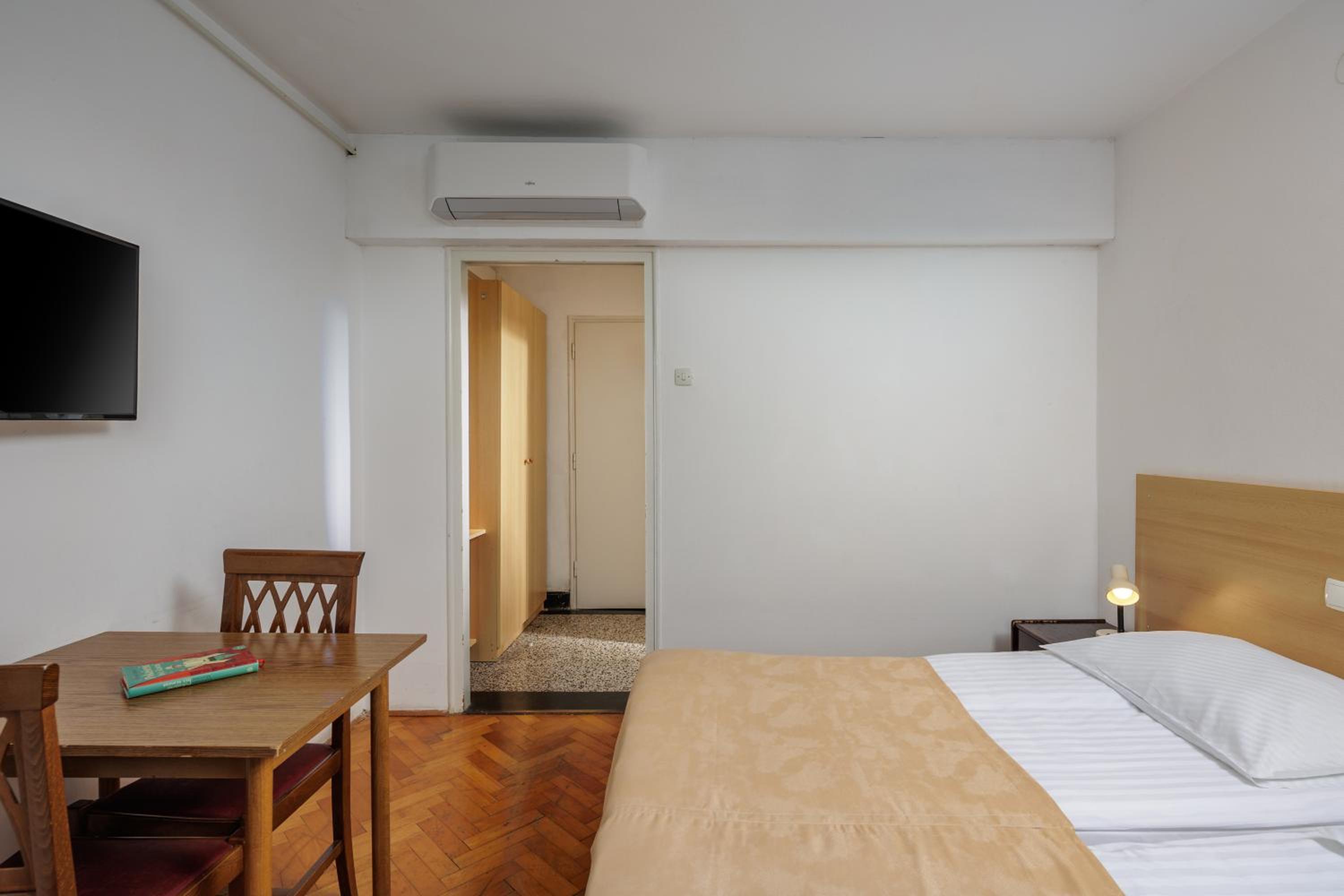 Economy Double or Twin Room - Photo 5