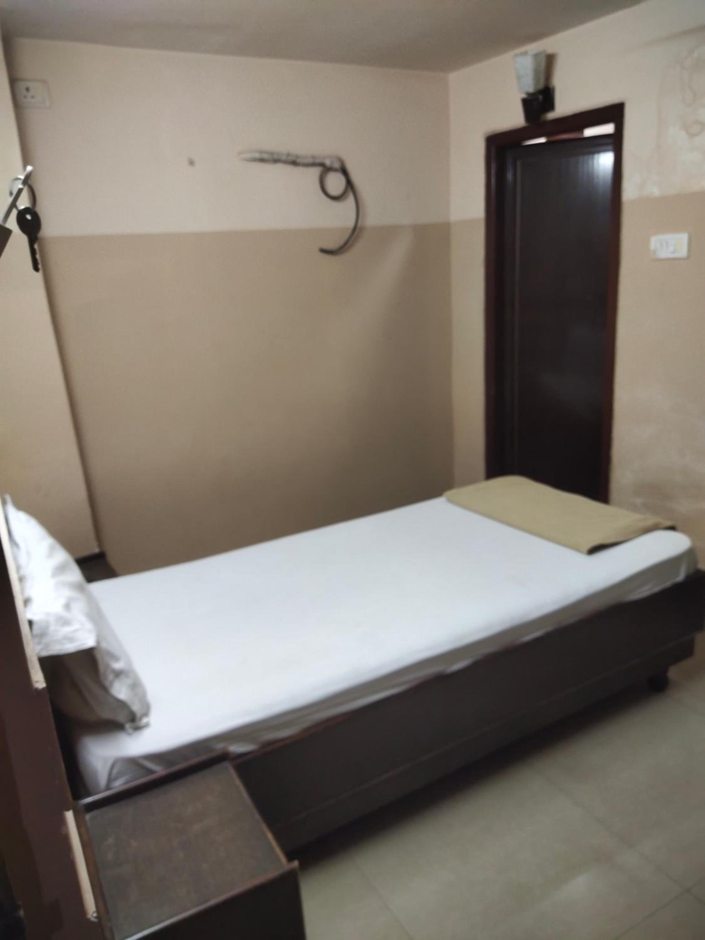 Economy Single Room