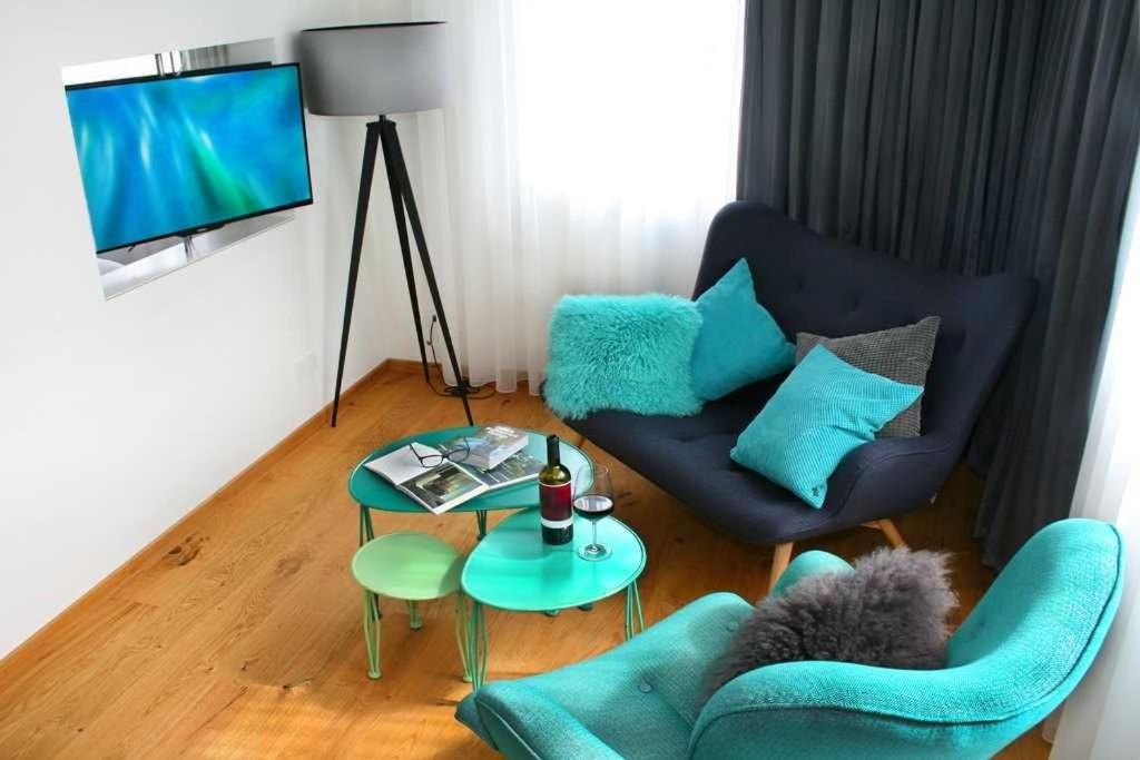 Apartment with Balcony photo 1