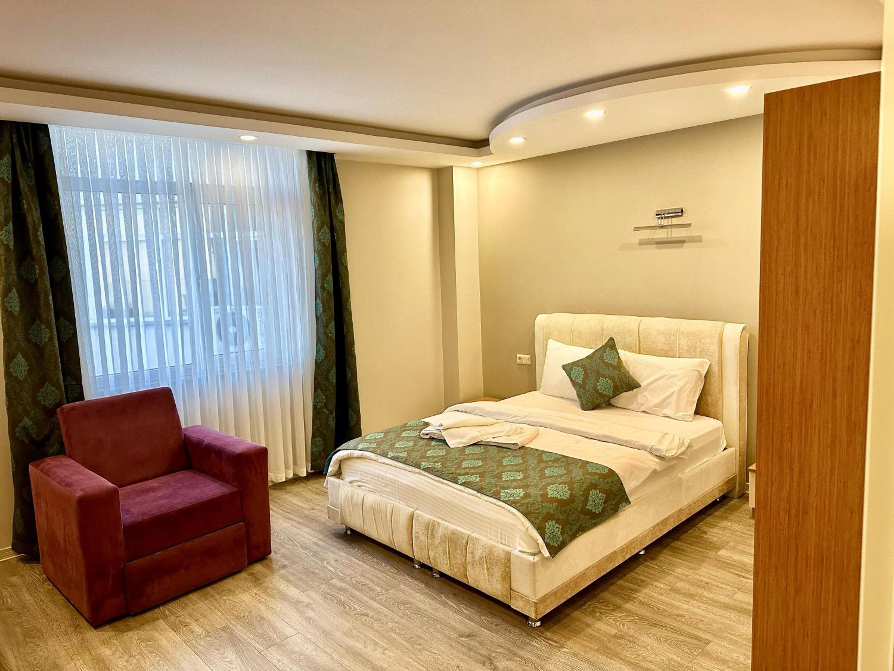 Deluxe Suite photo 1