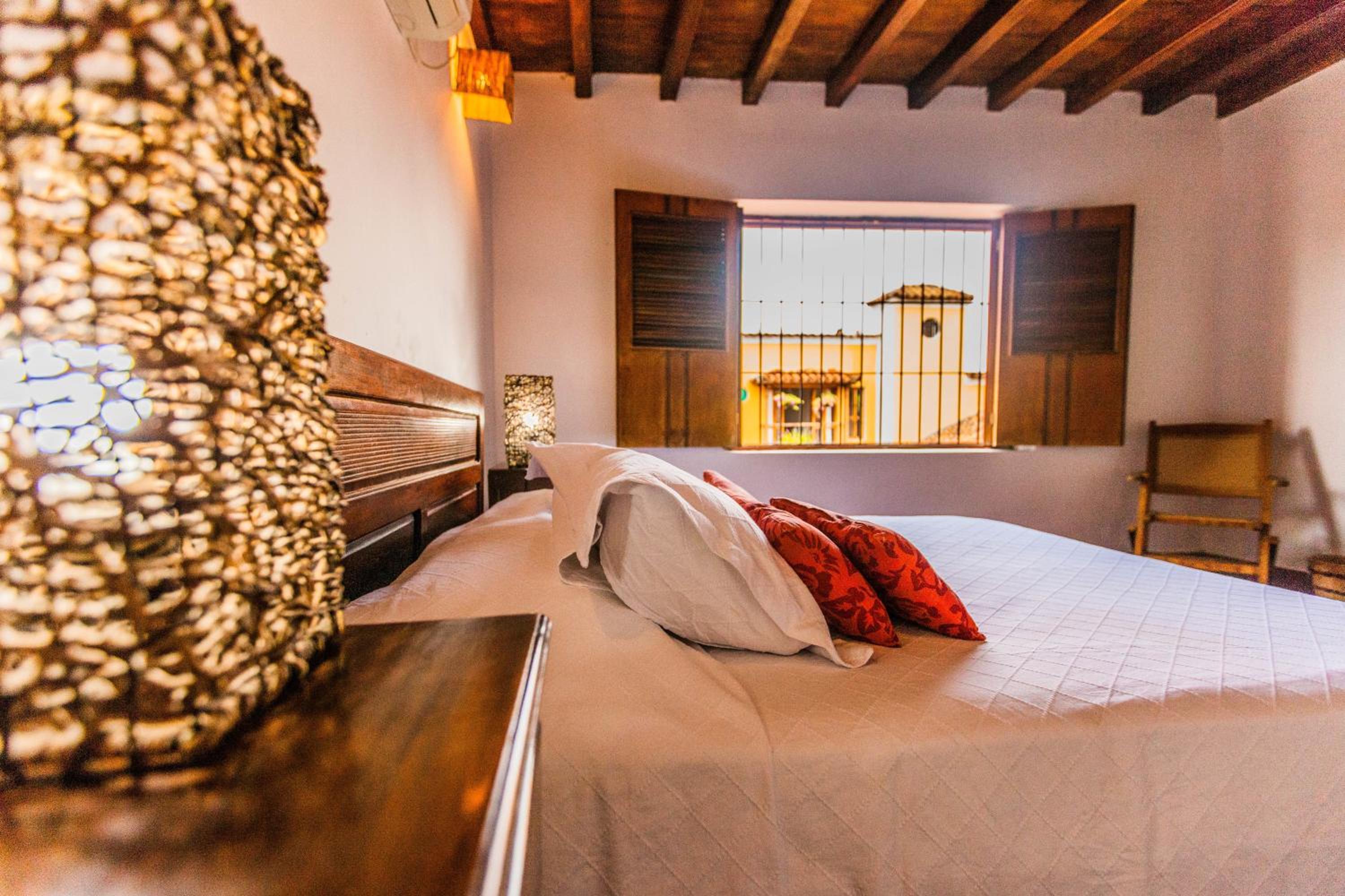 Deluxe Double Room with Balcony photo 3