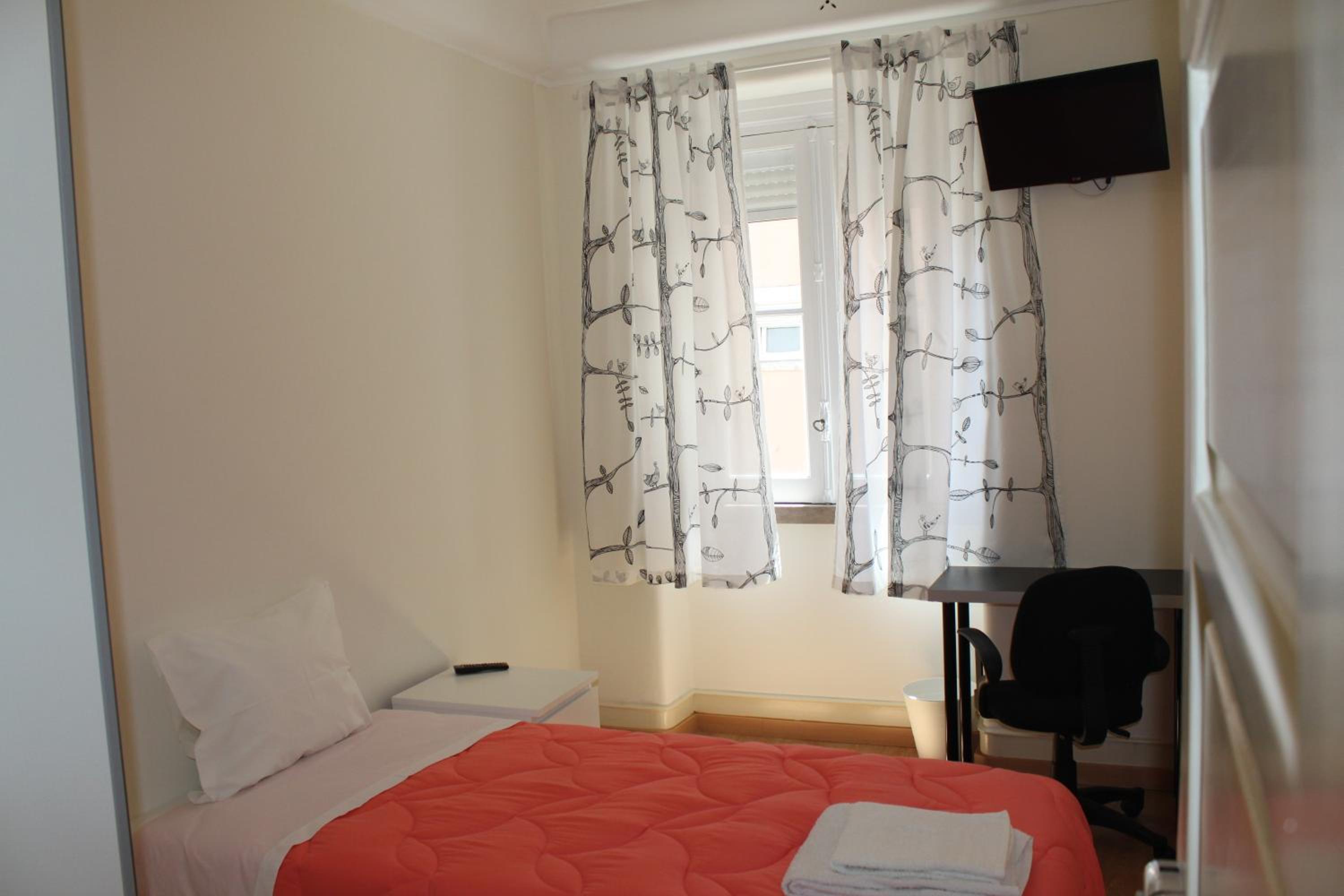 Double Room with Shared Bathroom photo 1