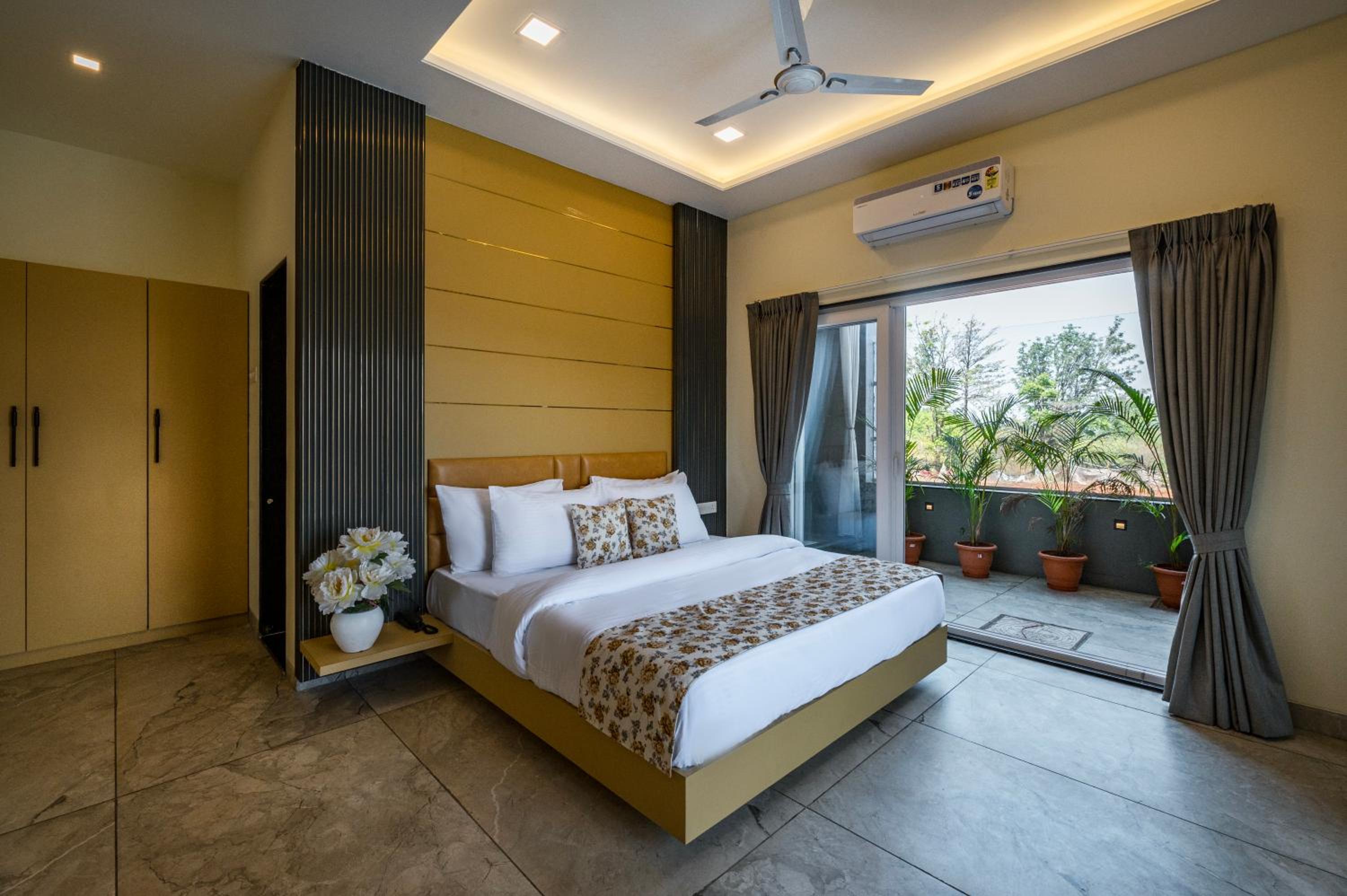 Villa photo 1