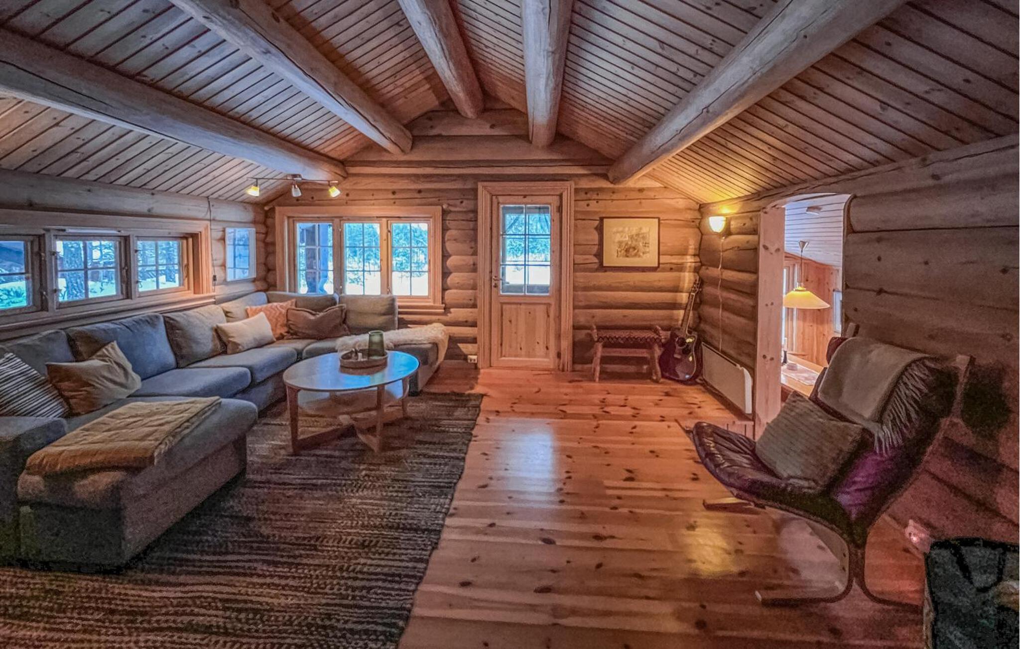 Three-Bedroom Vacation Home  photo 1