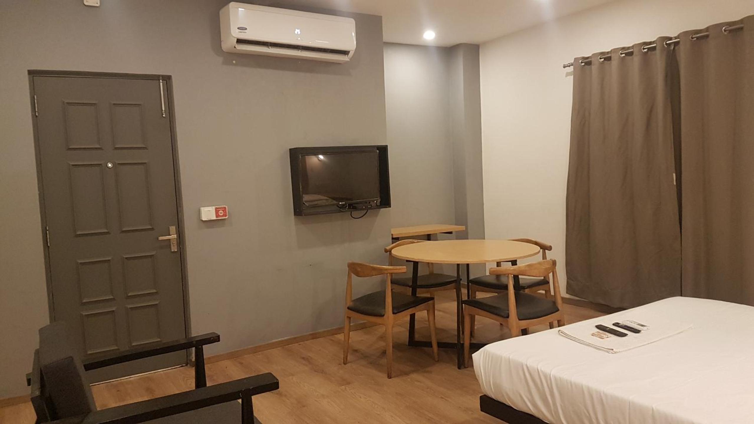 Deluxe Single Room
