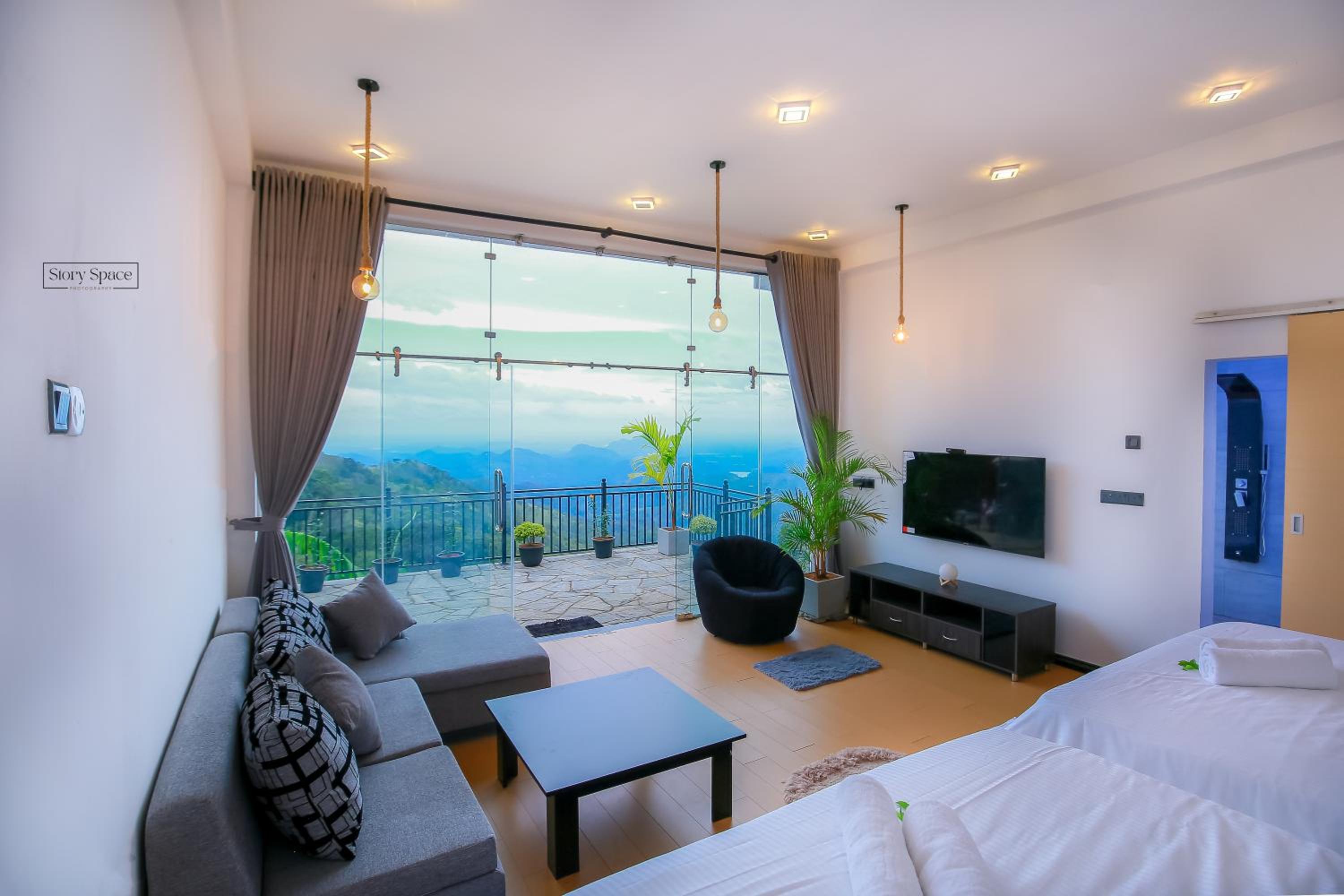 Suite with Mountain View