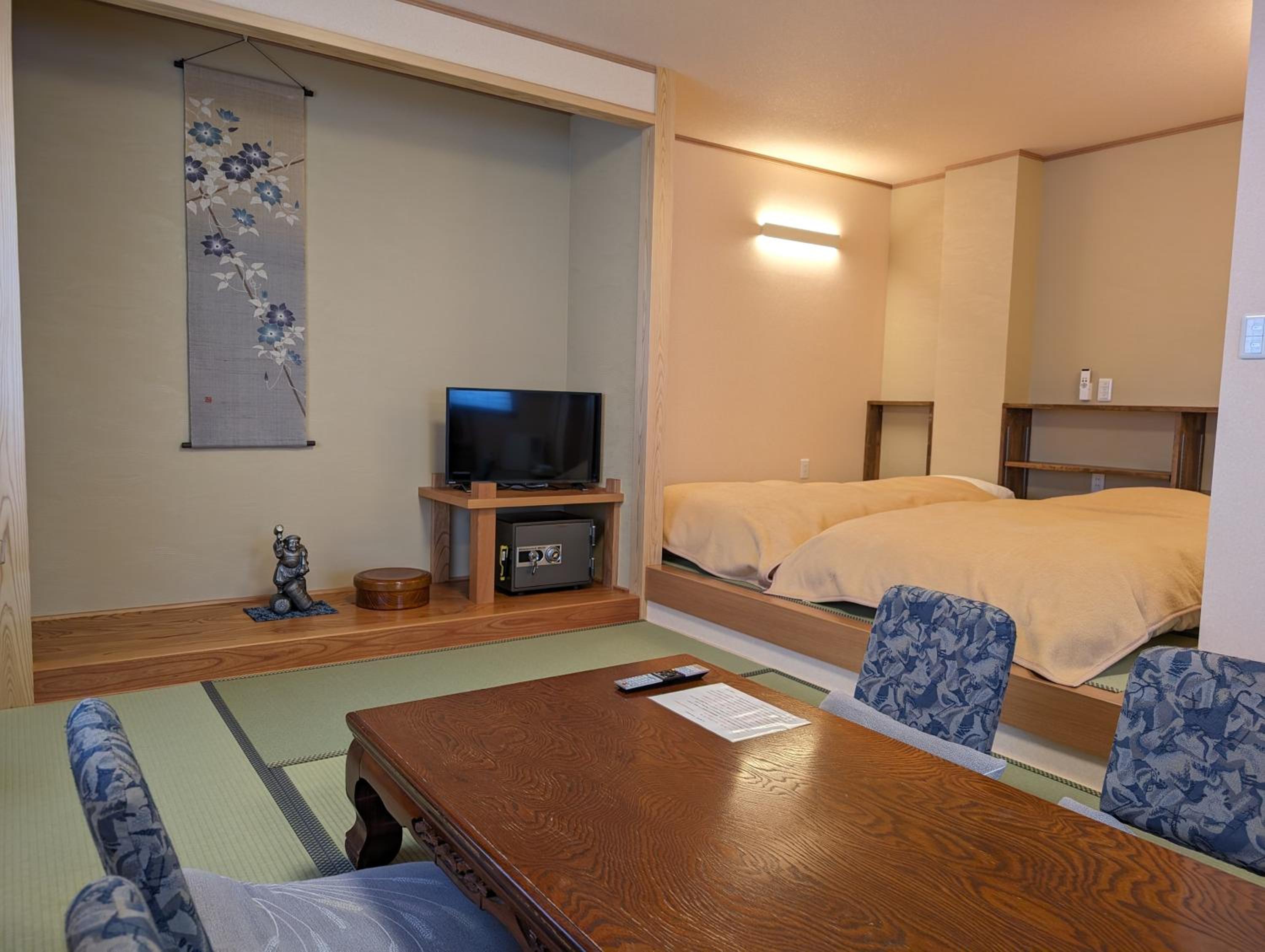 Japanese-Style Quadruple Room - Photo 7