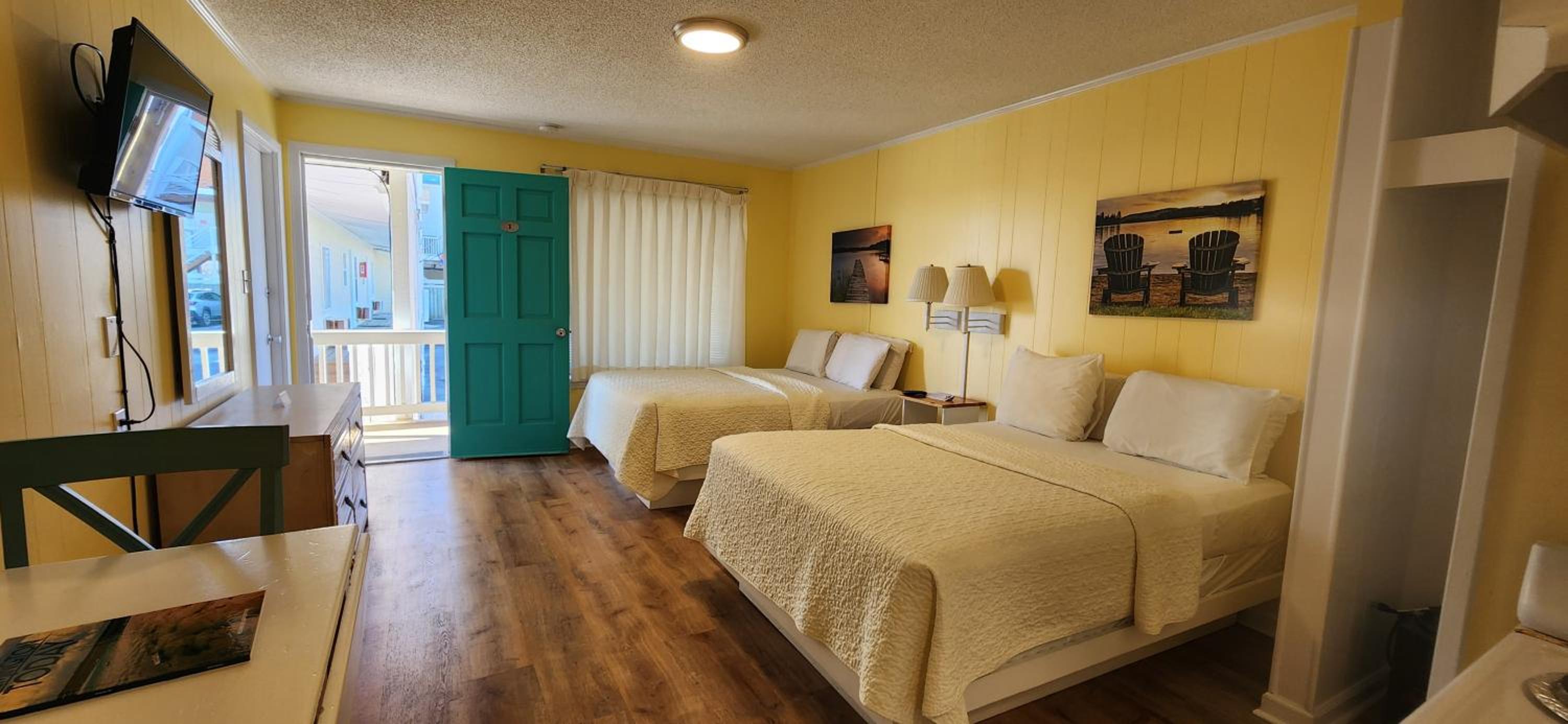 Double Room with Pool View and Kitchen #1