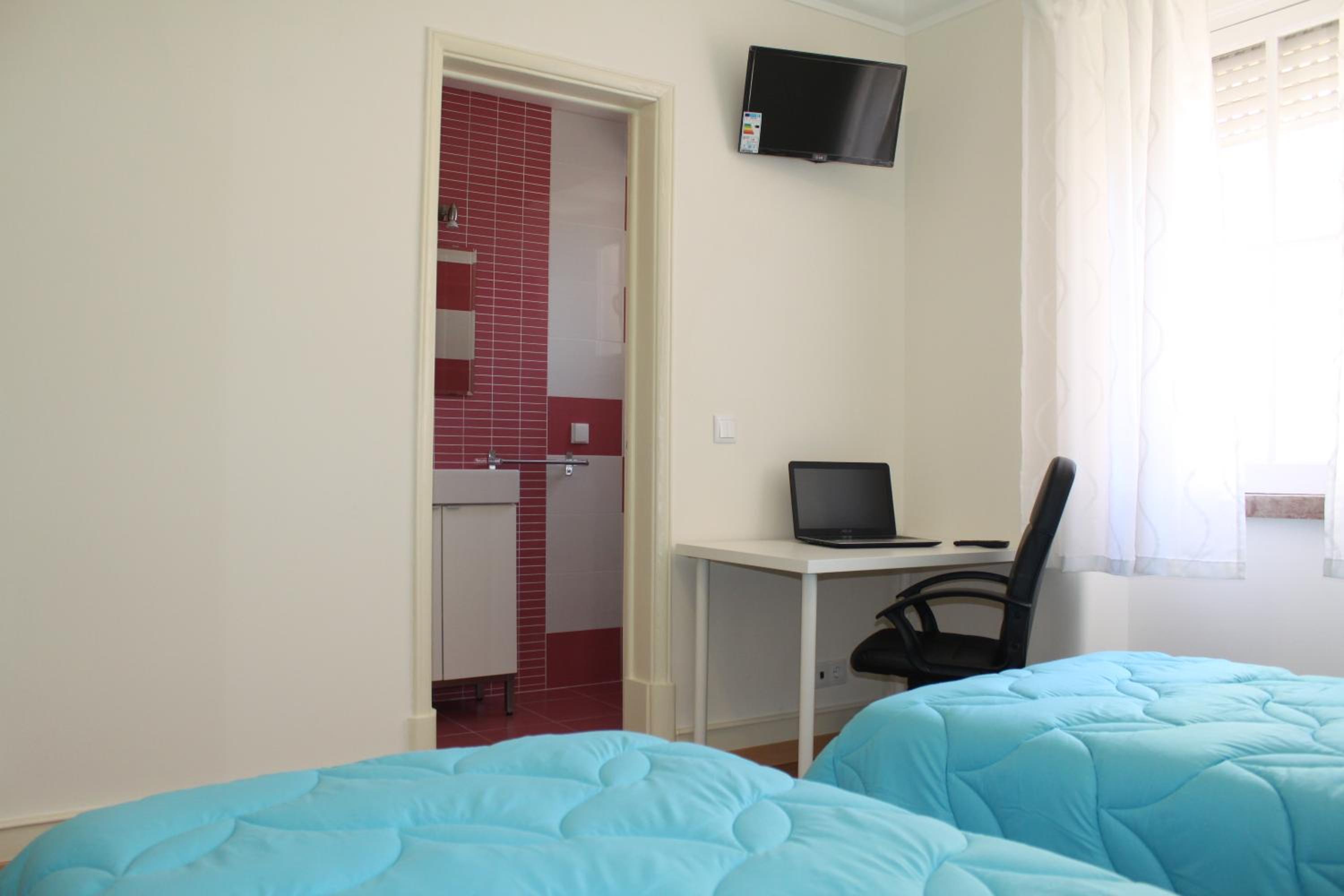Deluxe Double Room with Shower photo 3