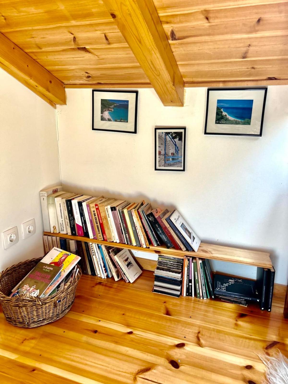 Three-Bedroom House photo 3