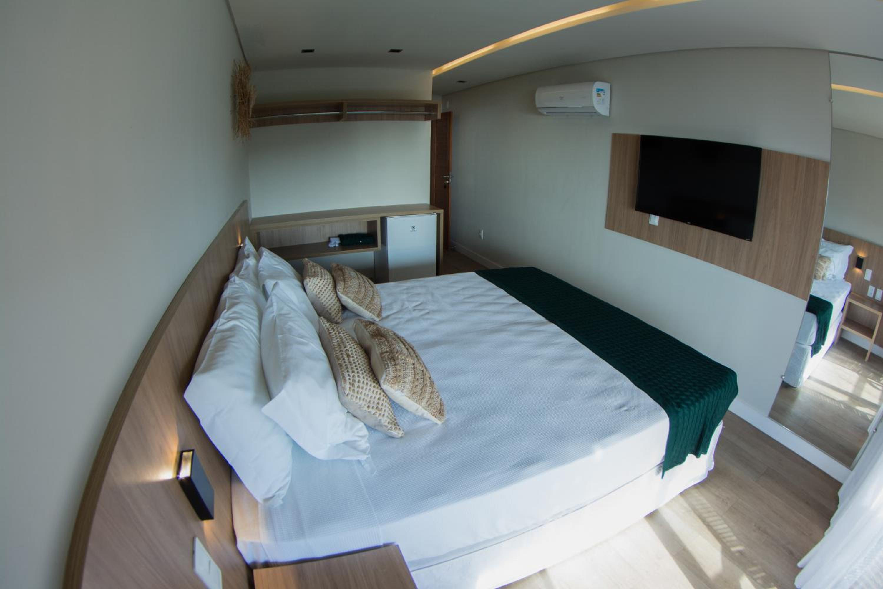 Deluxe Double Room with Balcony and Sea View photo 3