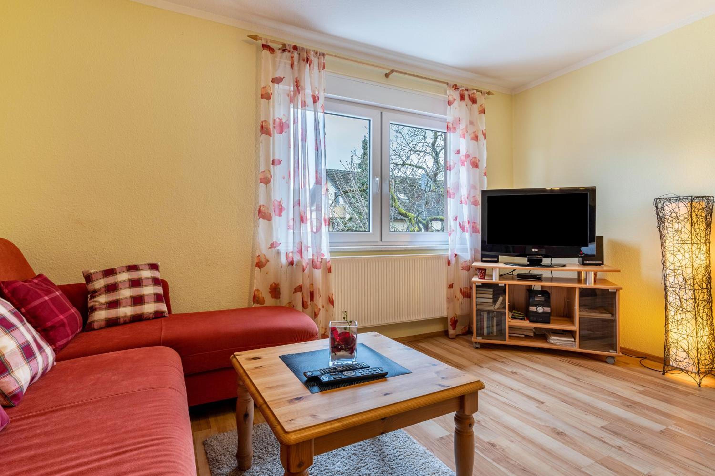 Three-Bedroom Apartment with Mountain View