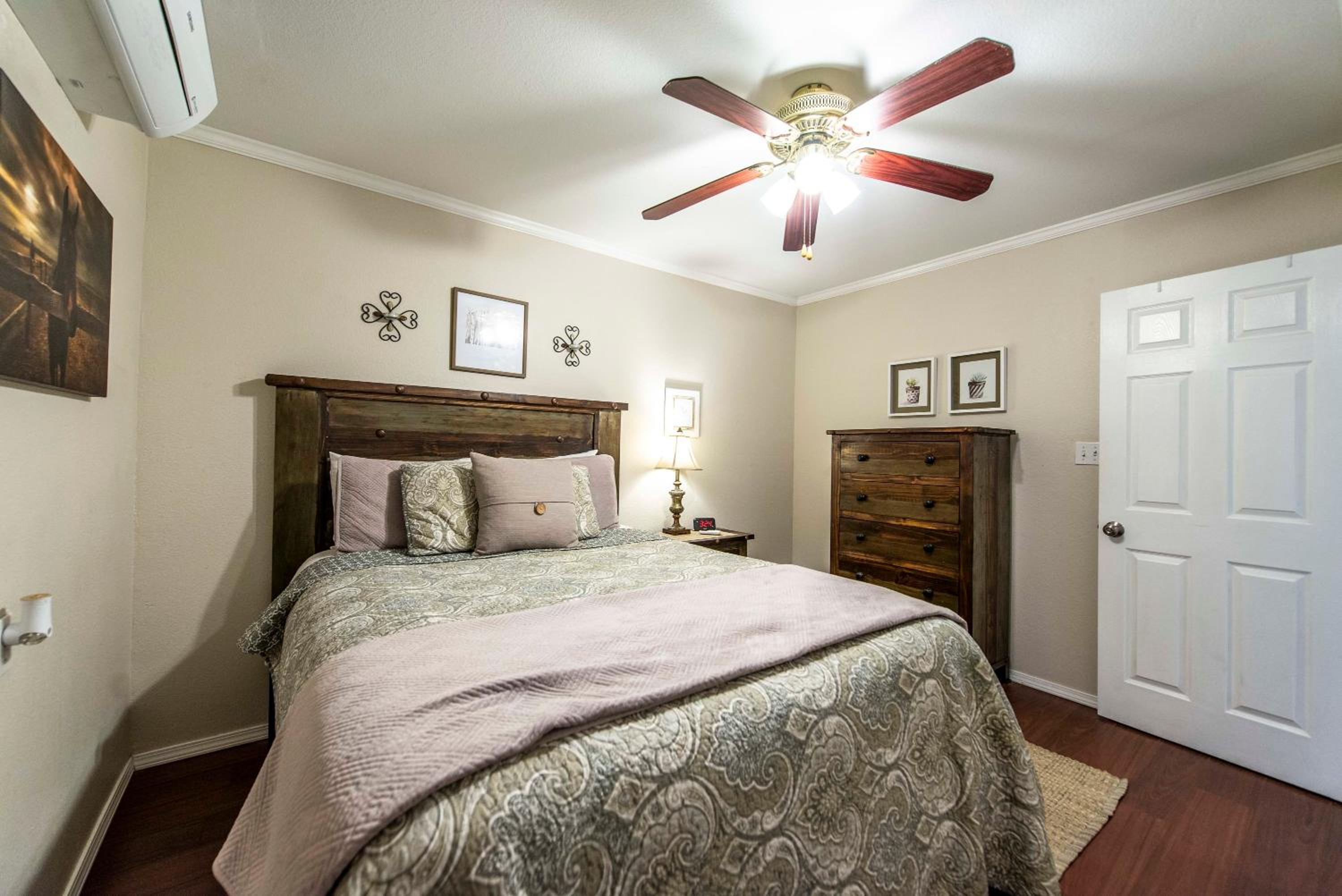 Apartment photo 2