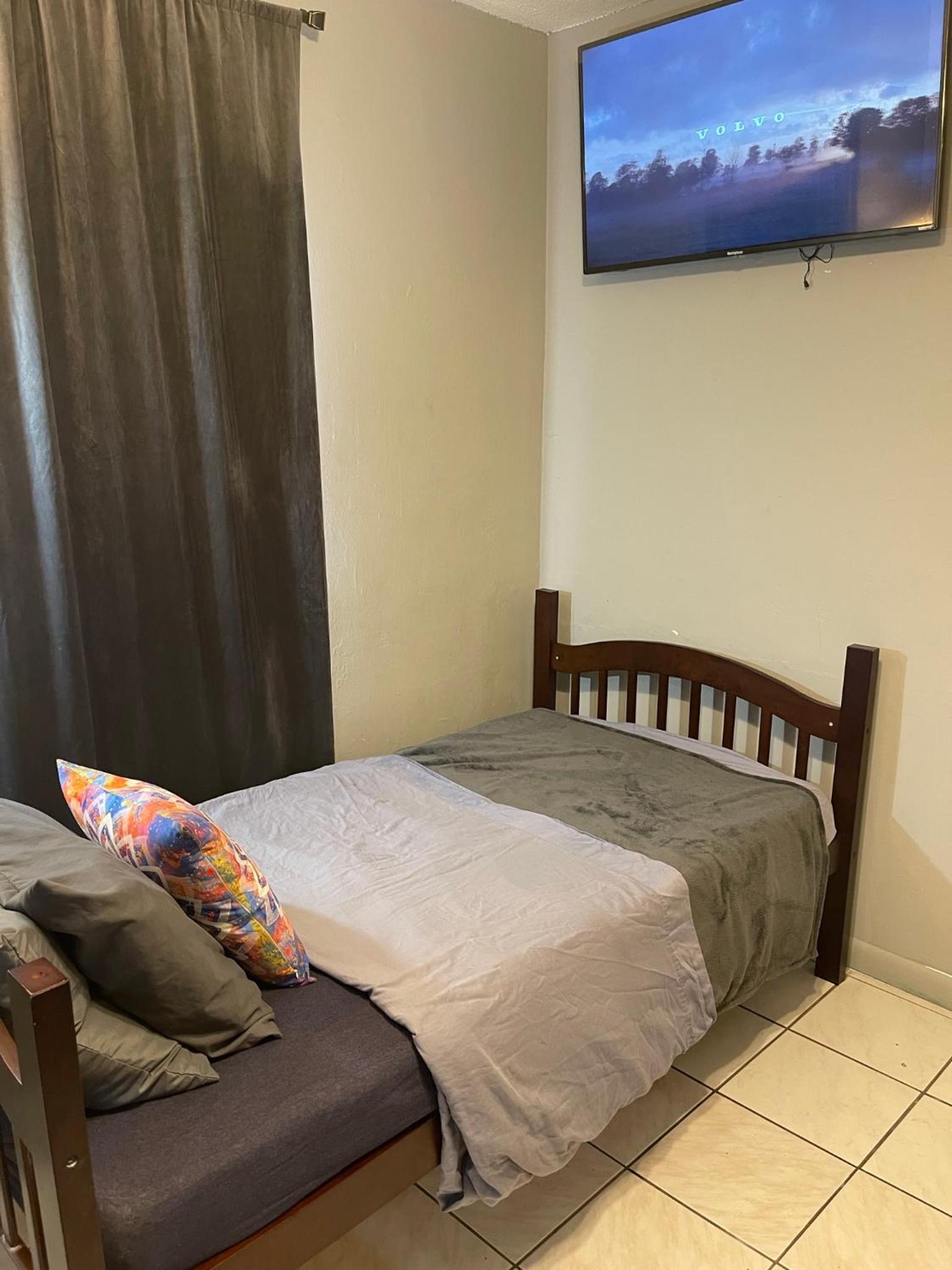 Double or Twin Room with Shared Bathroom photo 3