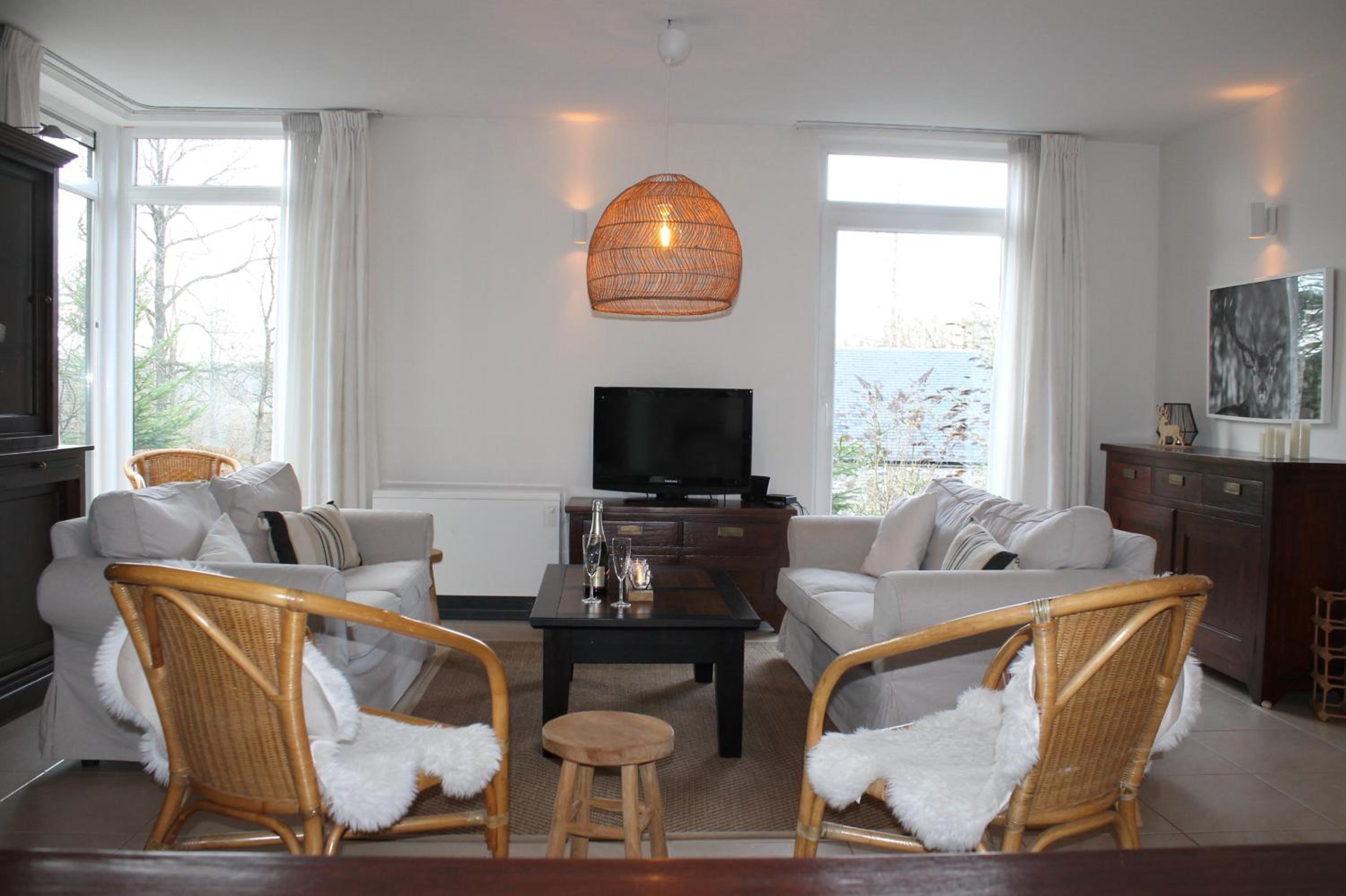 Three-Bedroom House photo 3