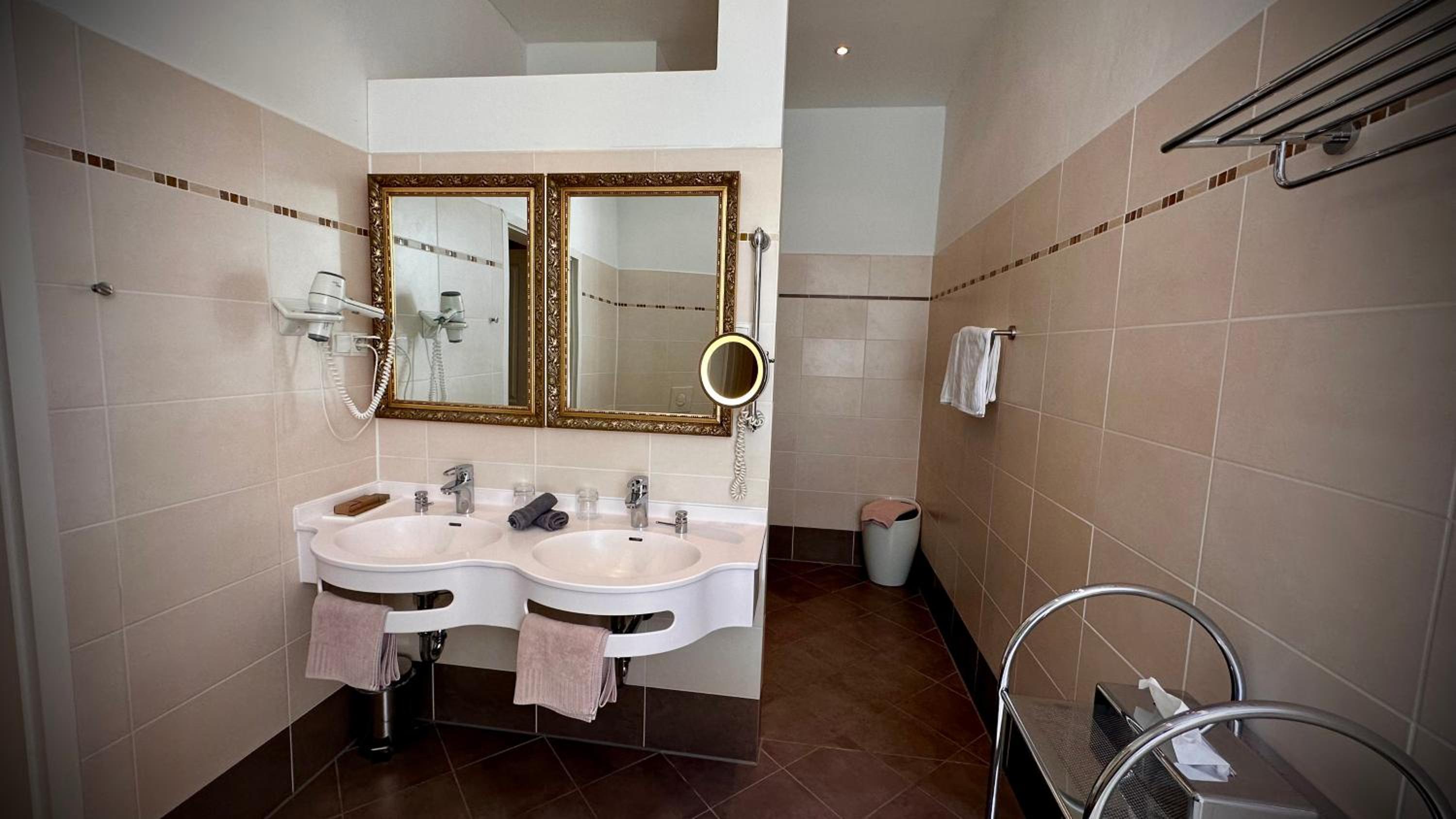 Suite - Photo 4