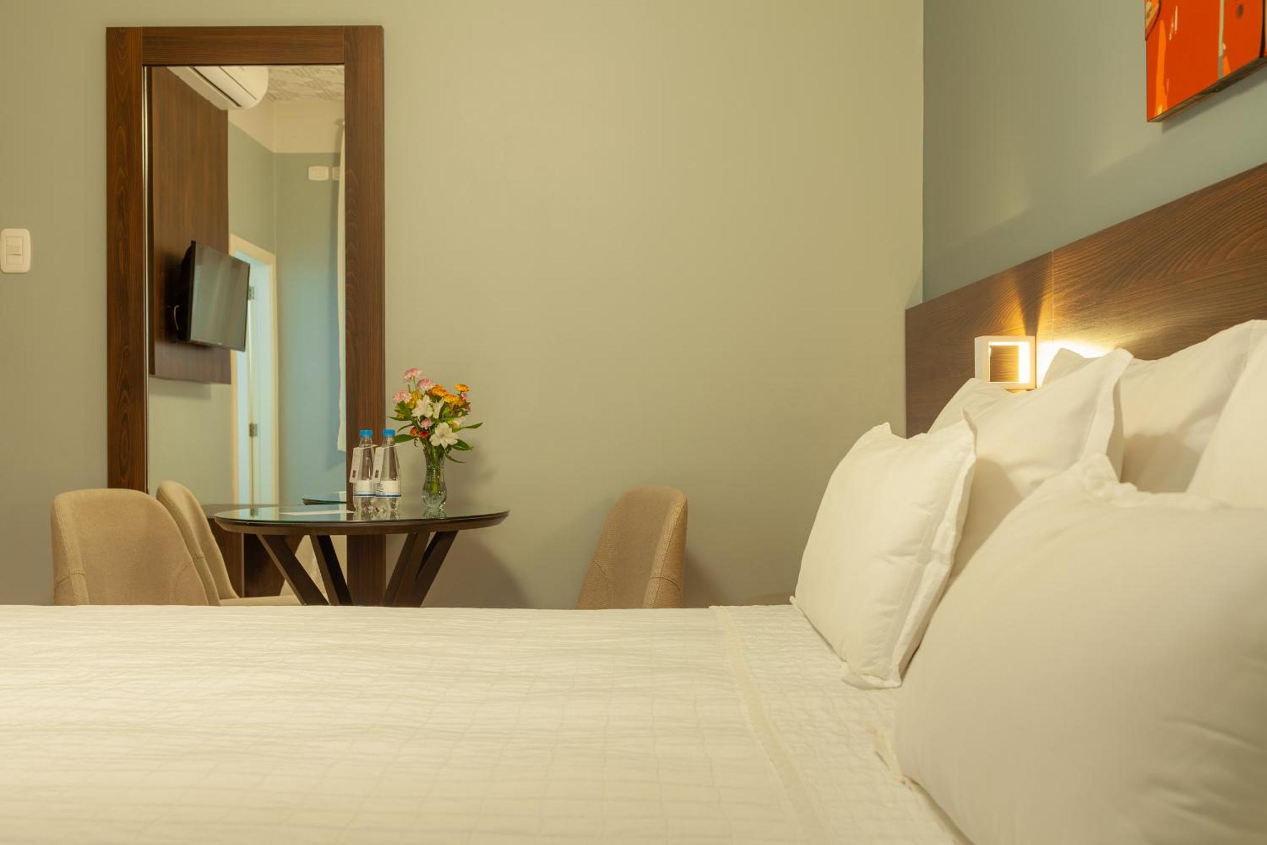 Standard Double Room - Photo 2