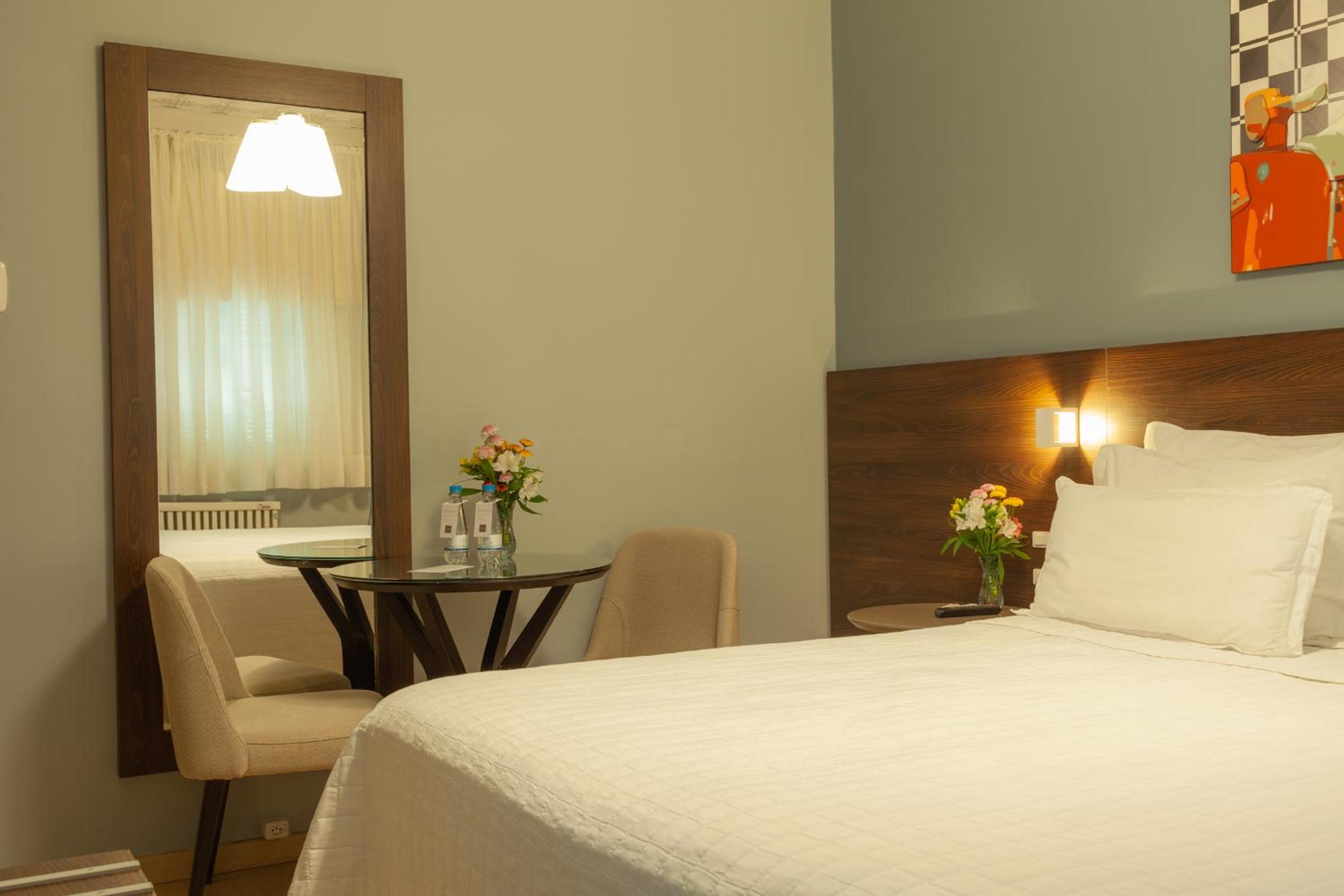 Standard Double Room - Photo 3