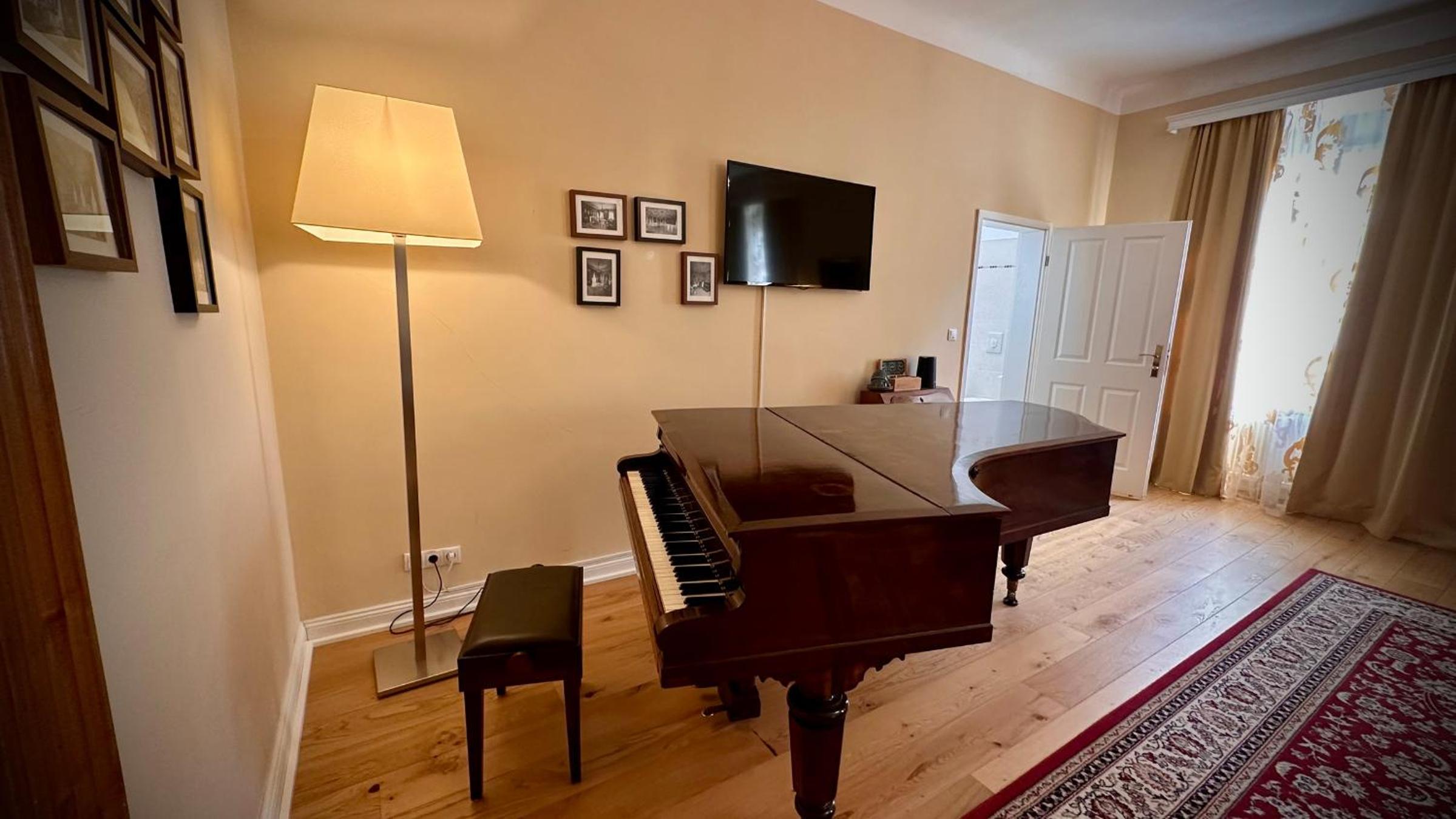Suite - Photo 6