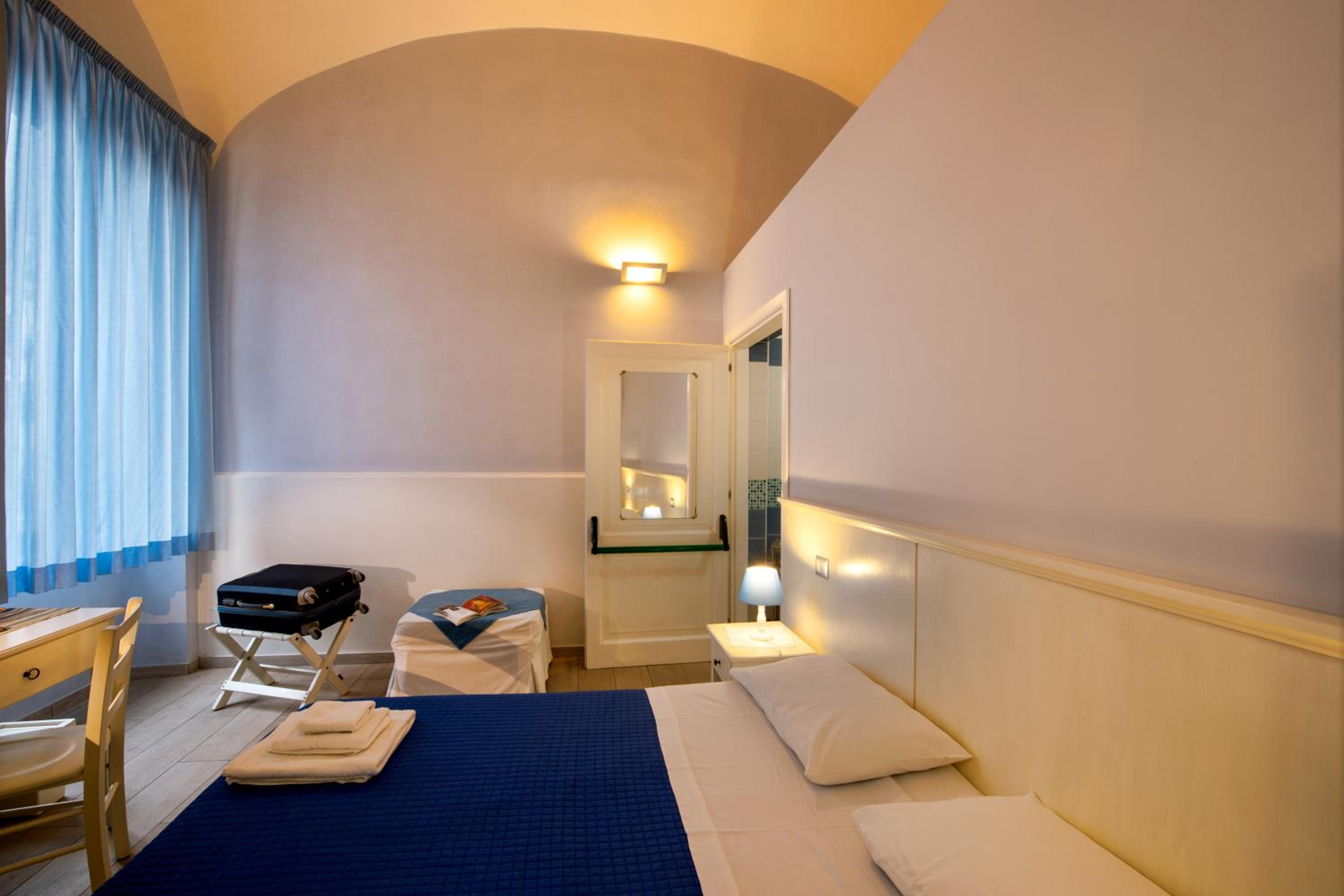 Double or Twin Room - Disability Access photo 2