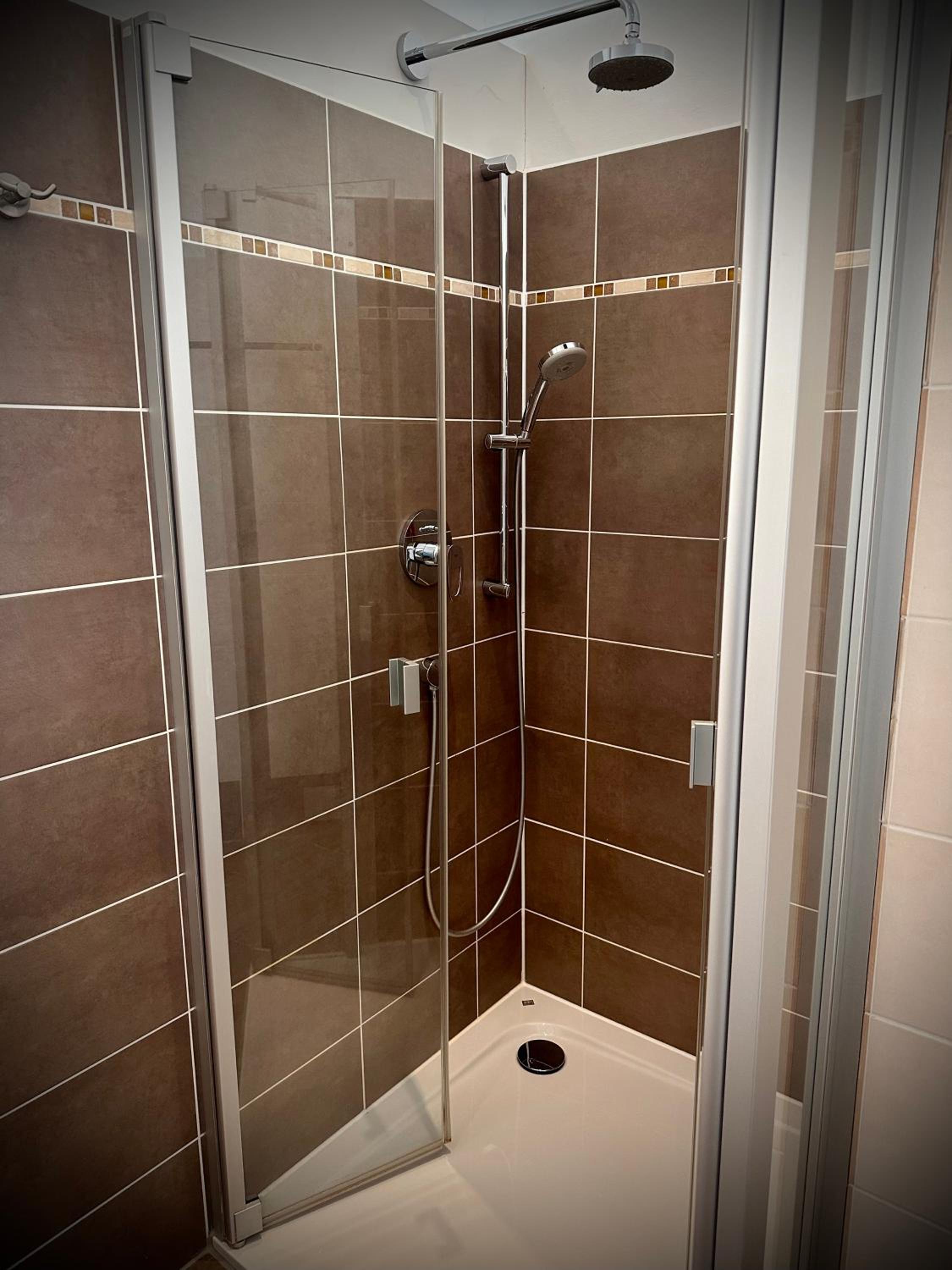 Suite - Photo 3