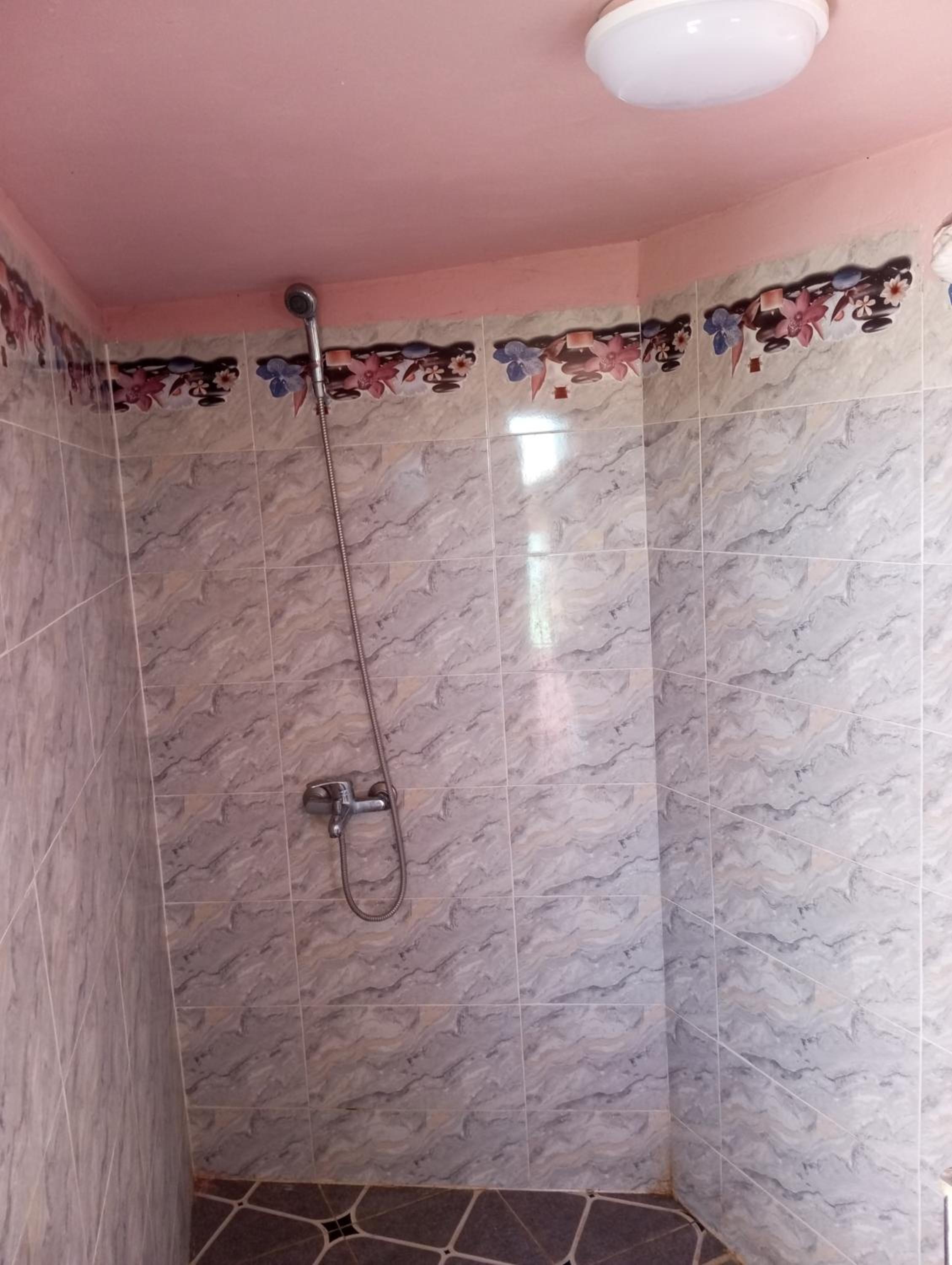 Double Room with Shared Bathroom photo 2