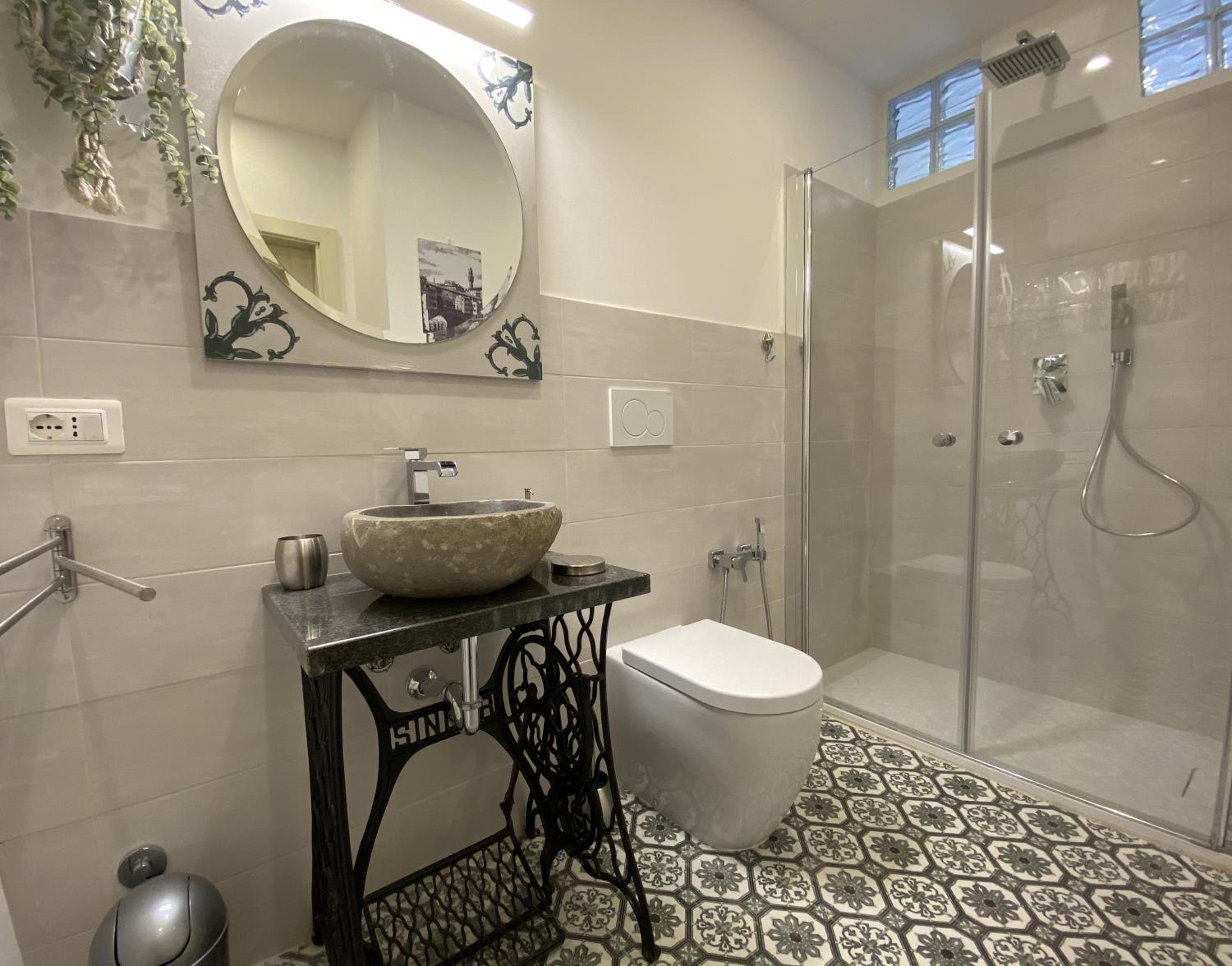 Quadruple Room with Private External Bathroom - Photo 6