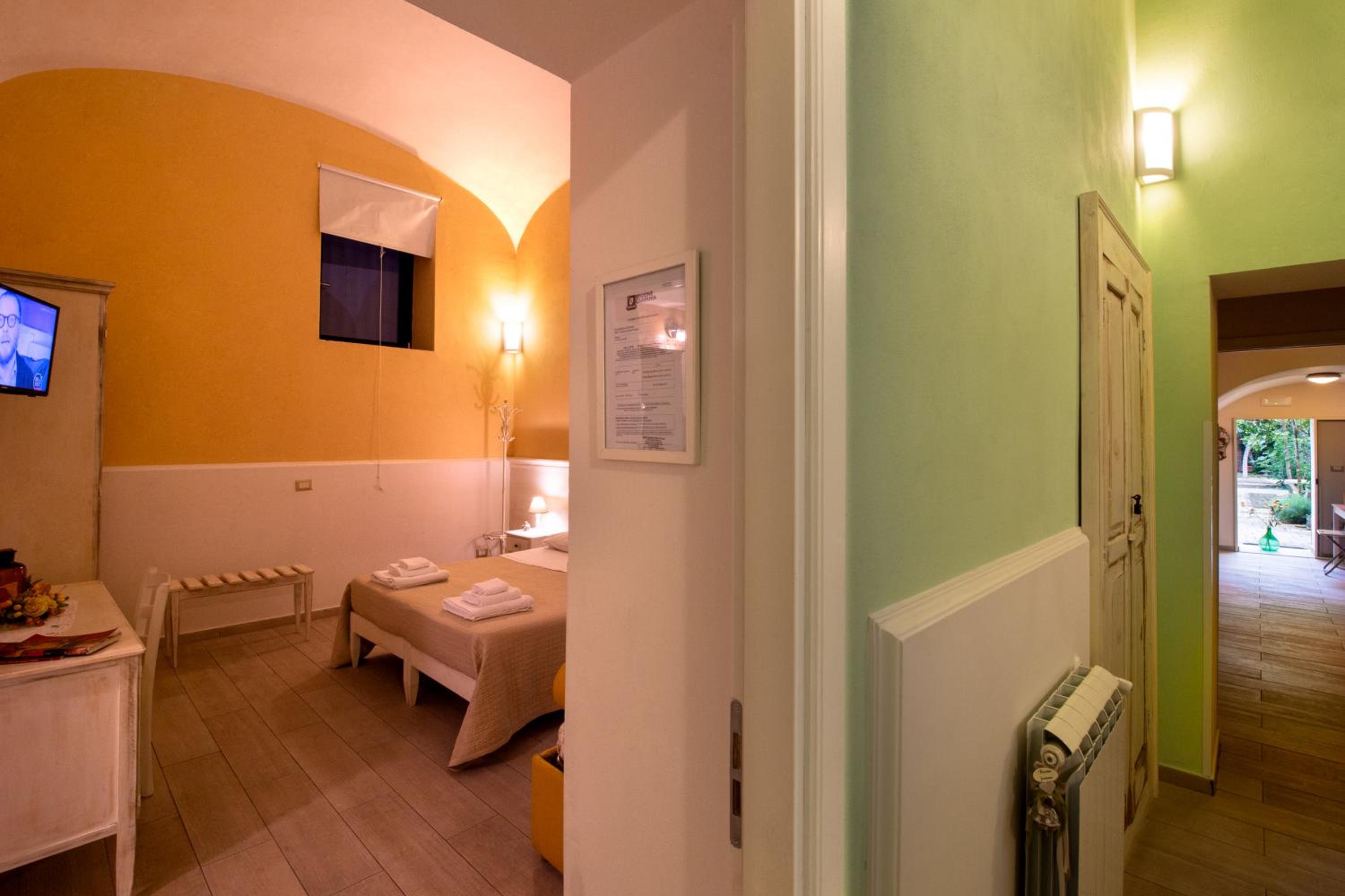 Large Double or Twin Room photo 2