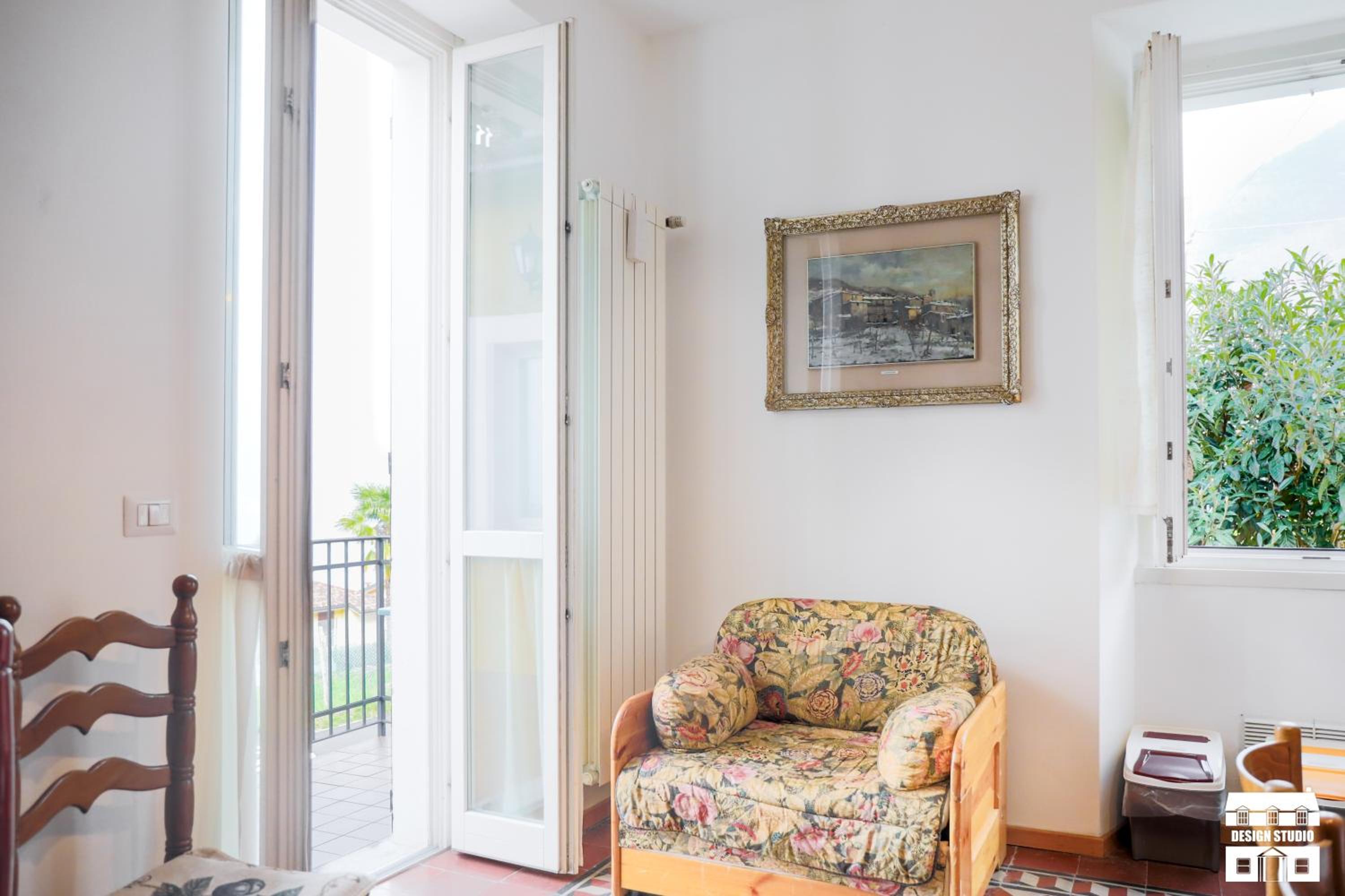 Apartment with Lake View - Photo 12