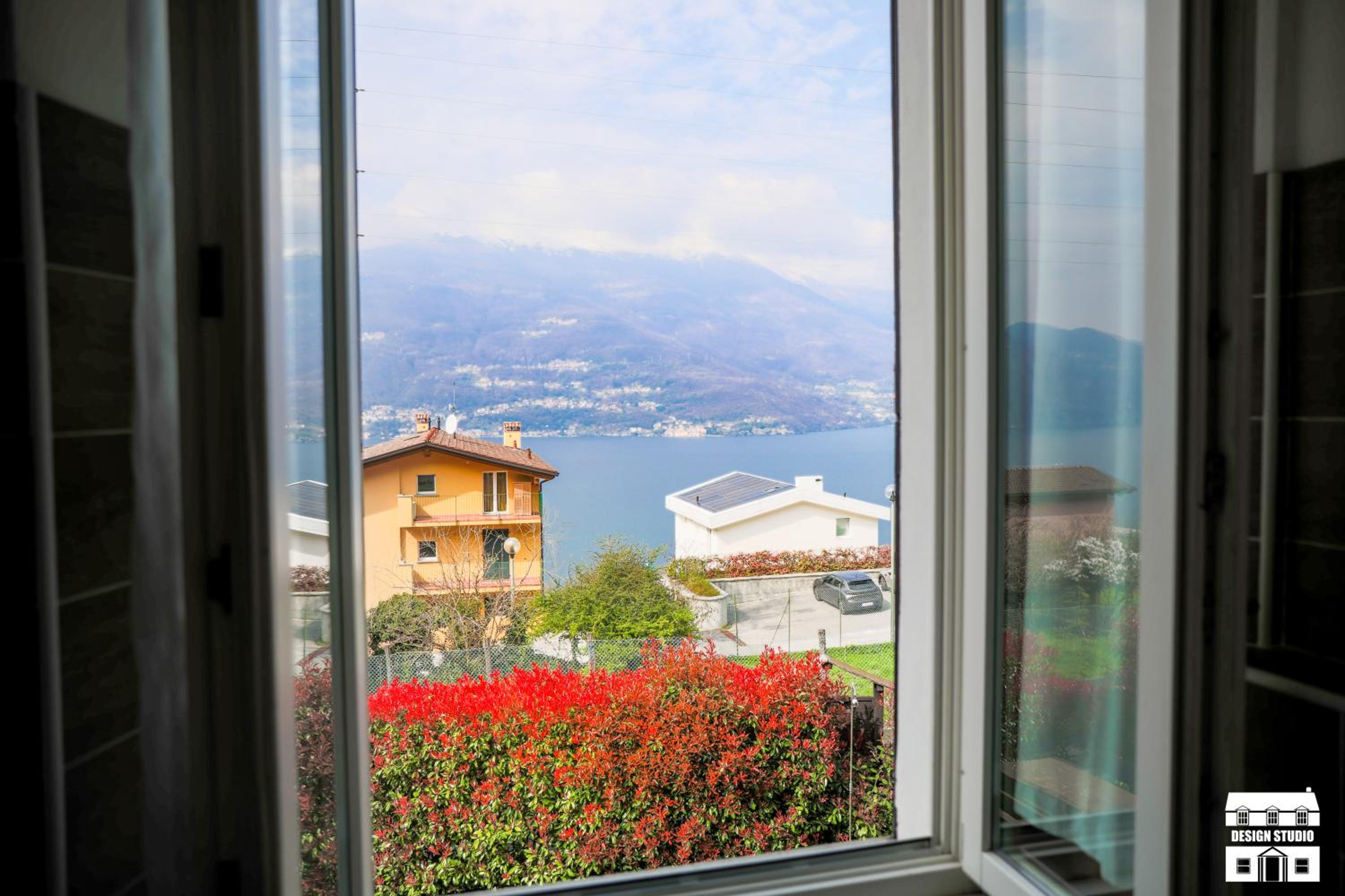 Apartment with Lake View - Photo 20