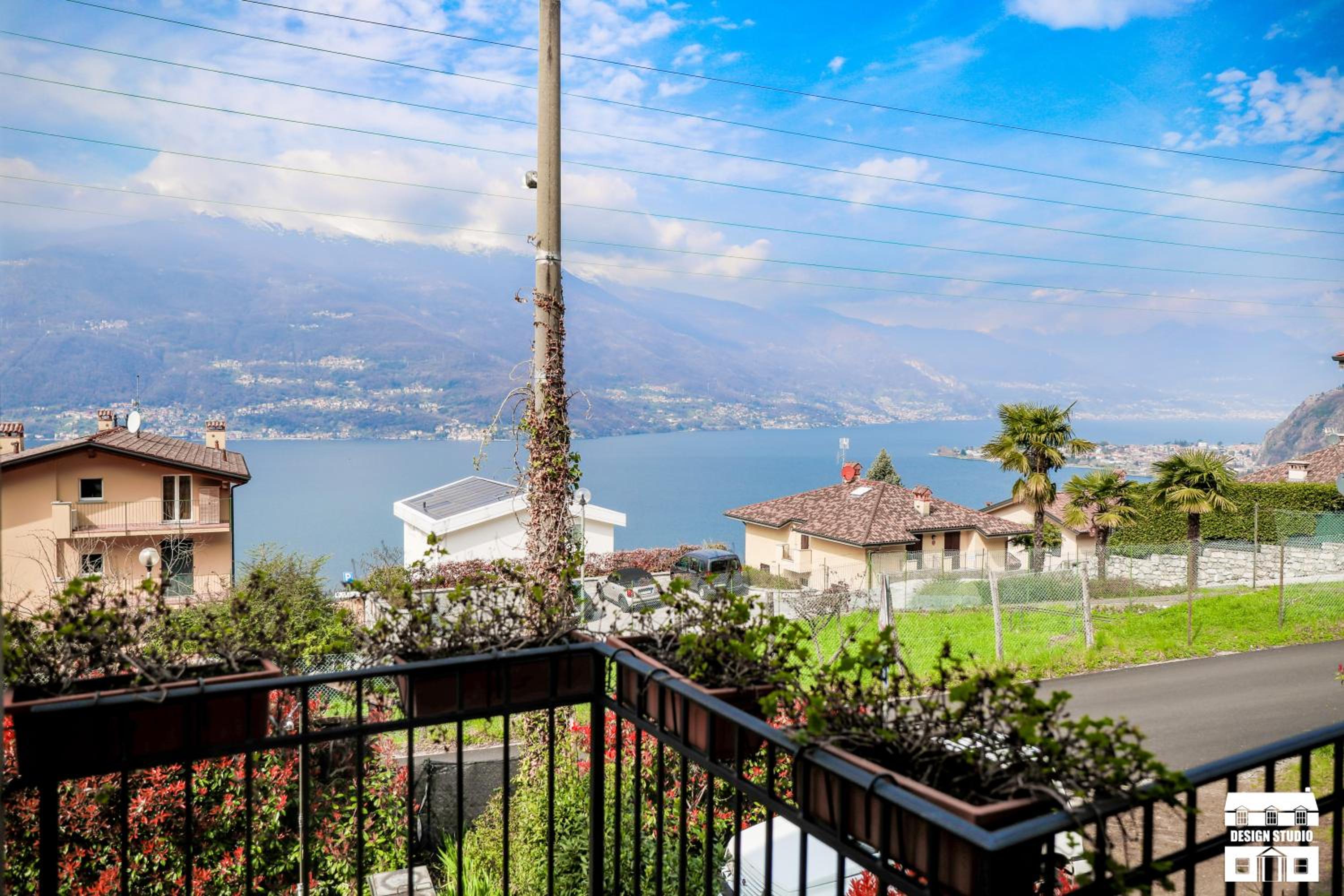 Apartment with Lake View - Photo 19