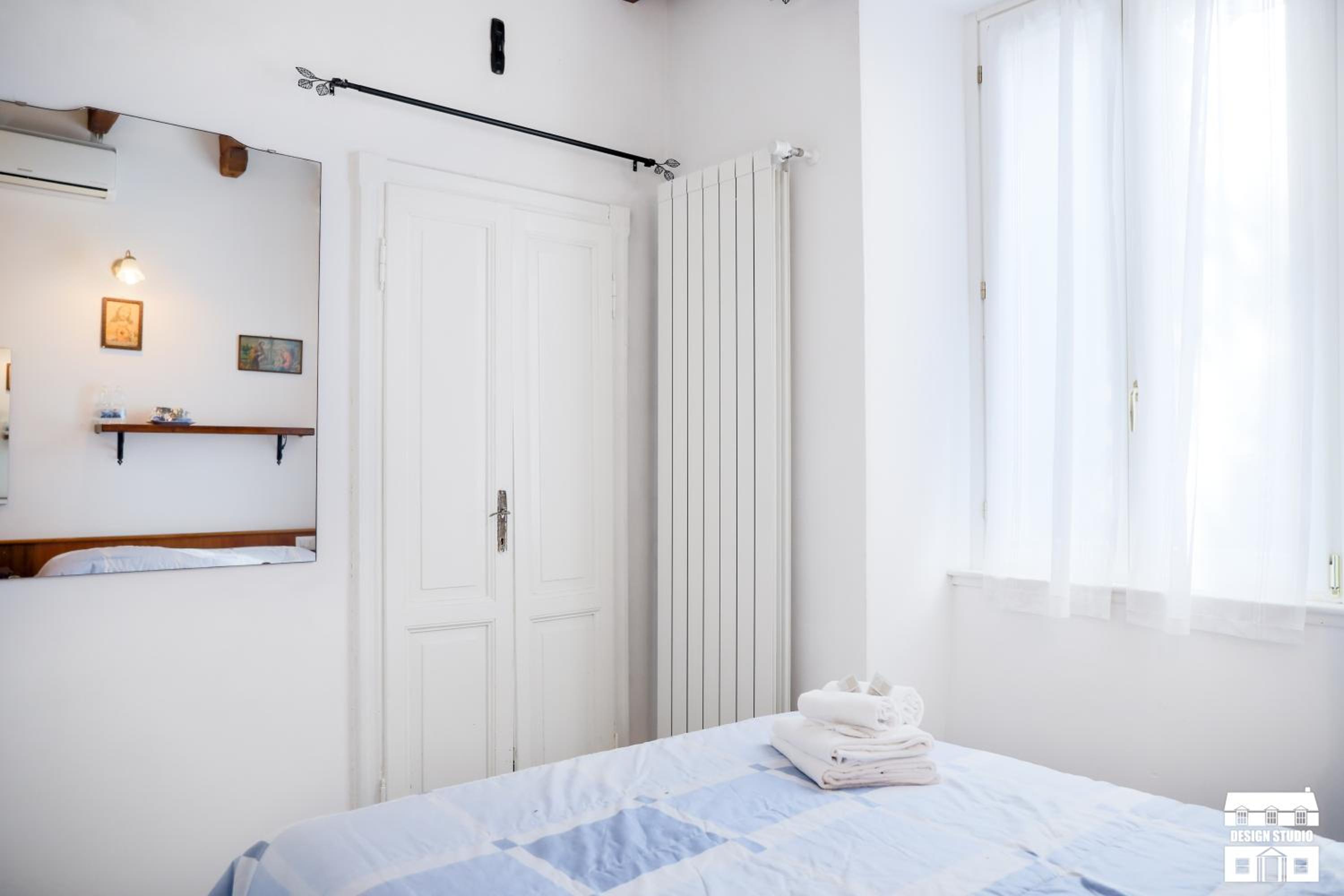 Small Double Room - Photo 11