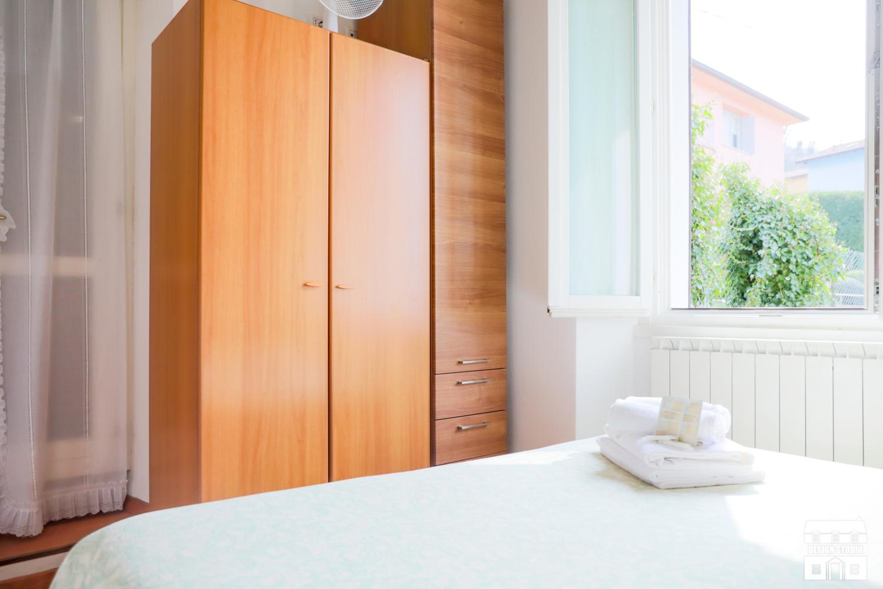 Double Room with Lake View - Photo 8