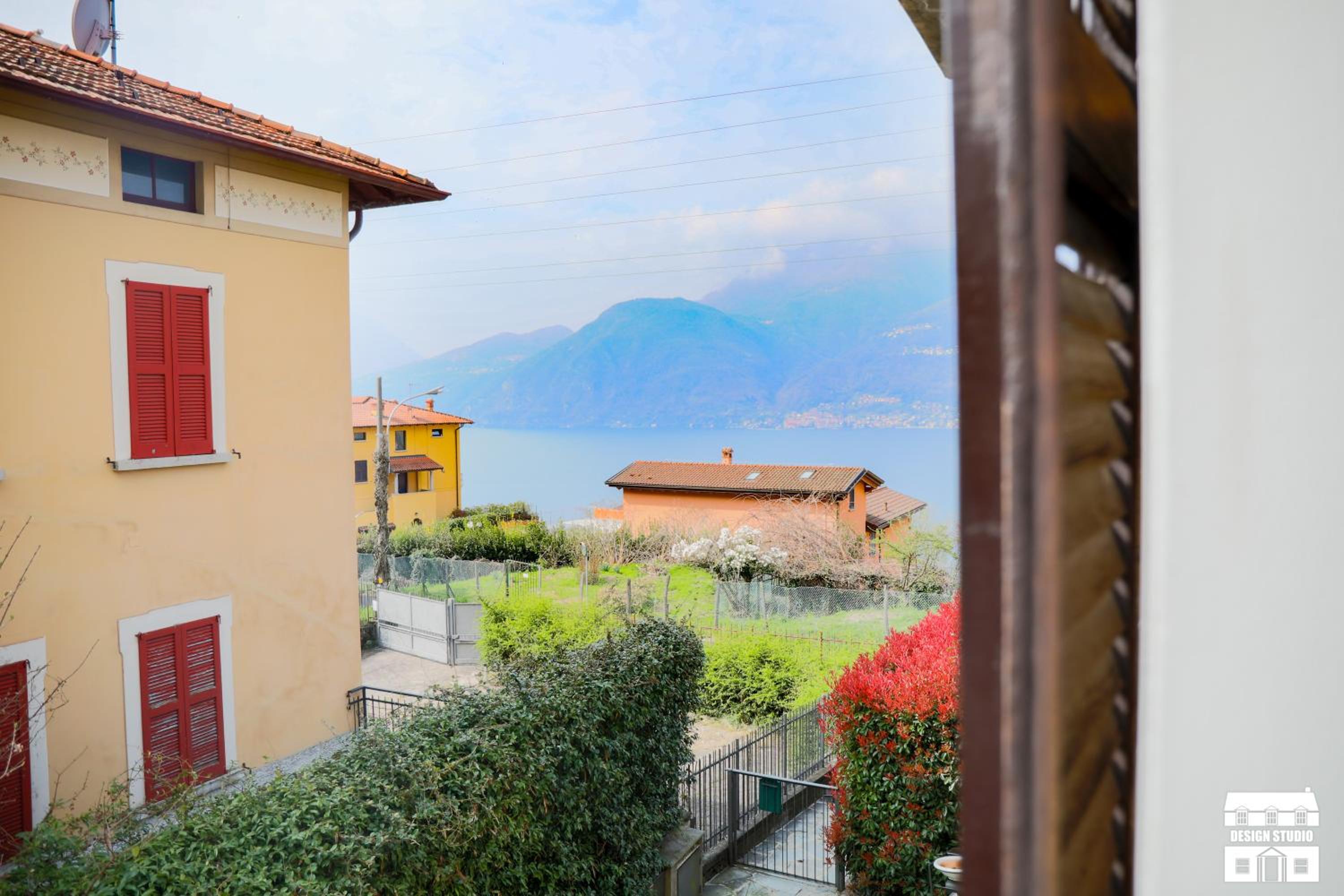 Double Room with Lake View - Photo 11