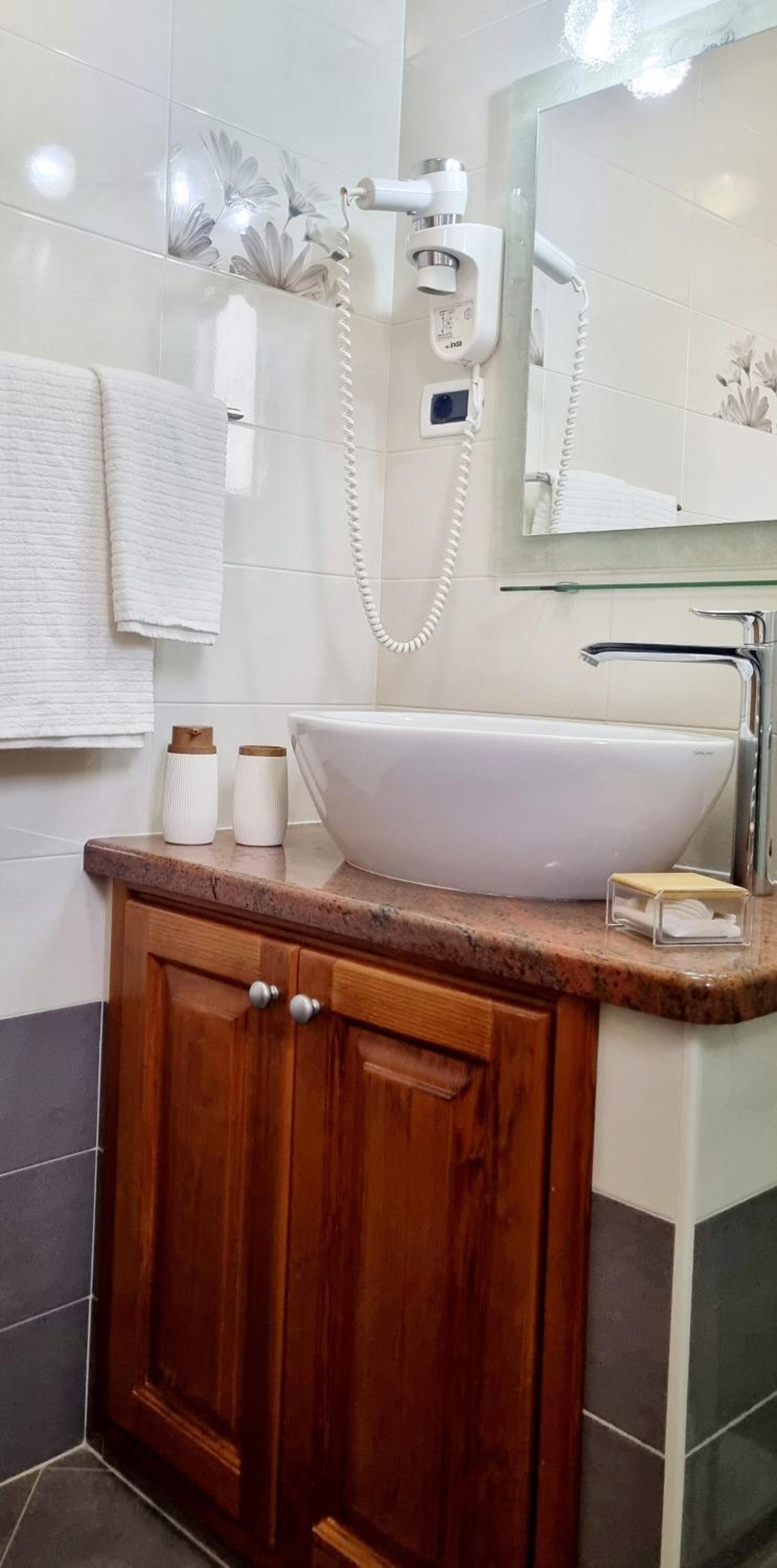 Triple Room with Bathroom photo 3